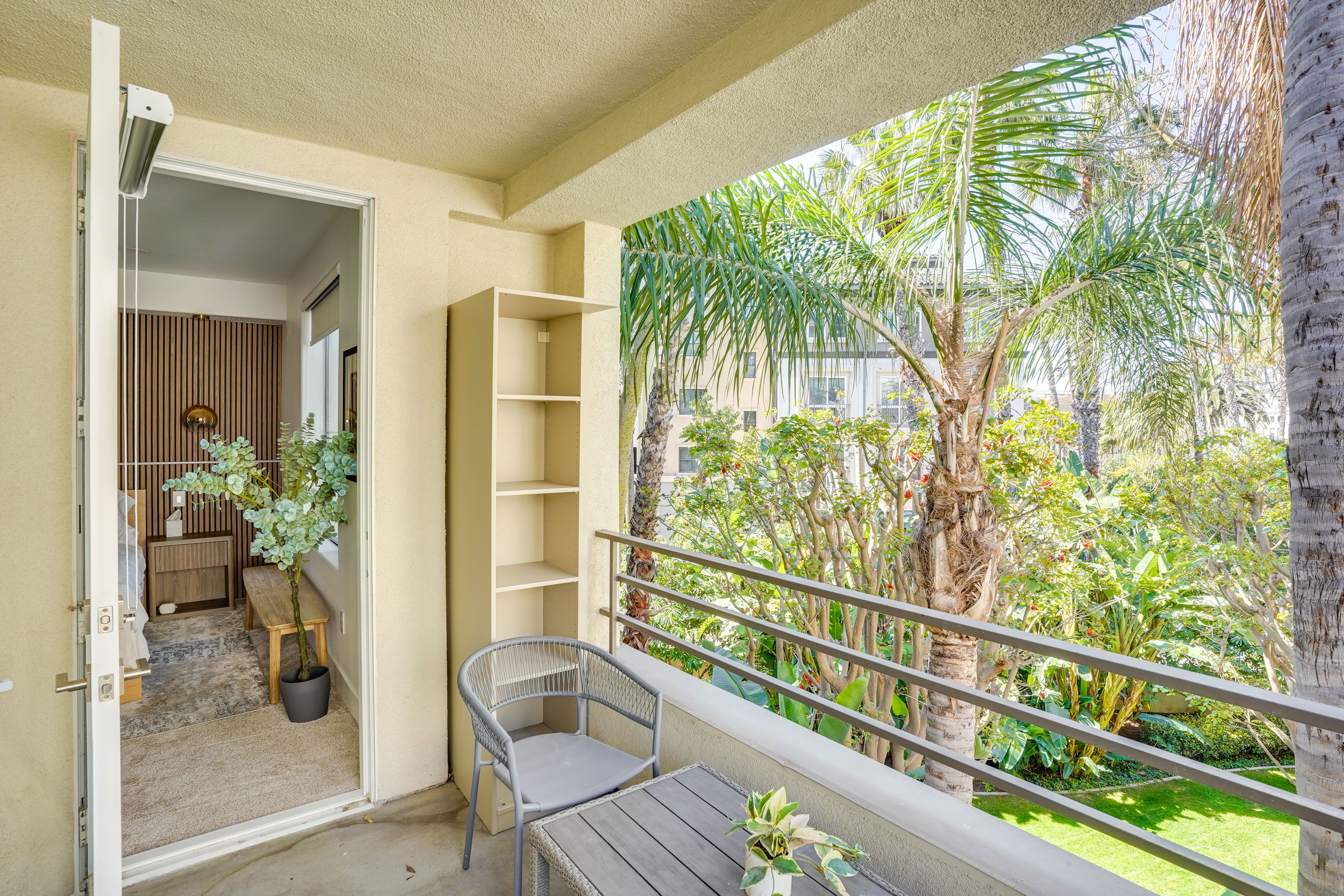 Private Balcony | Dining Area
