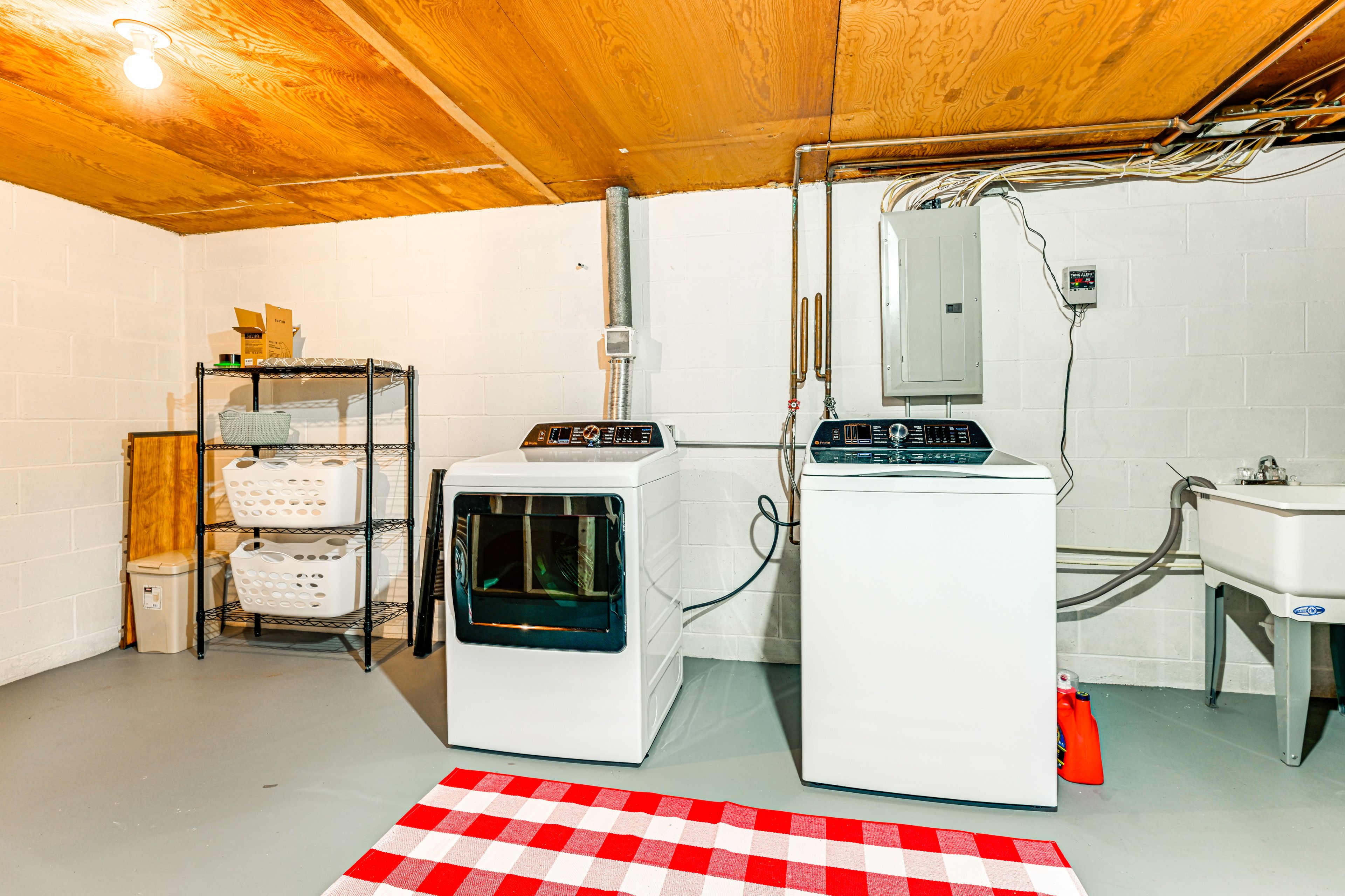 Washer & Dryer | Lower Level