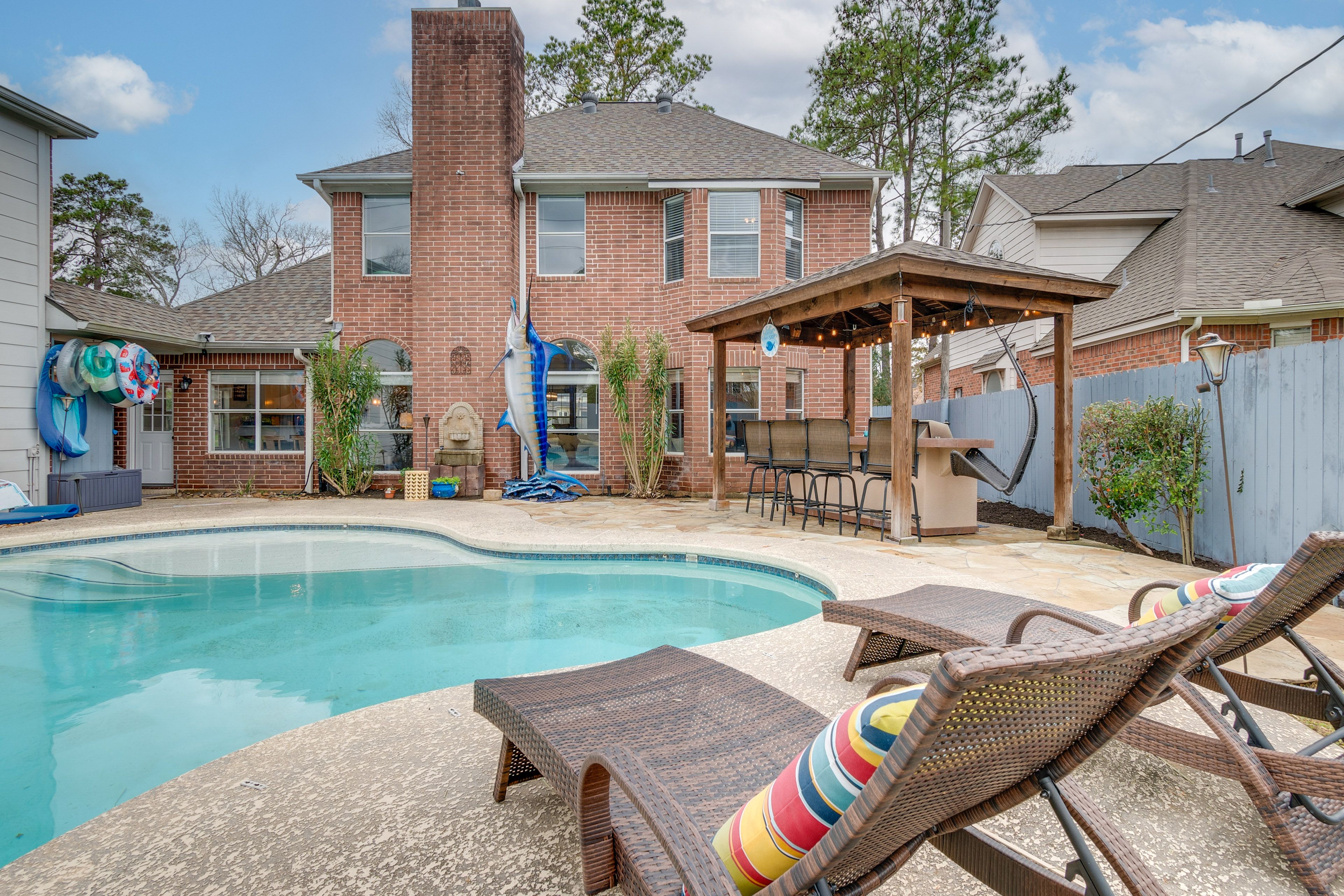 Tomball Vacation Rental | 4BR | 2.5BA | 2 Steps Required | 2,500 Sq Ft