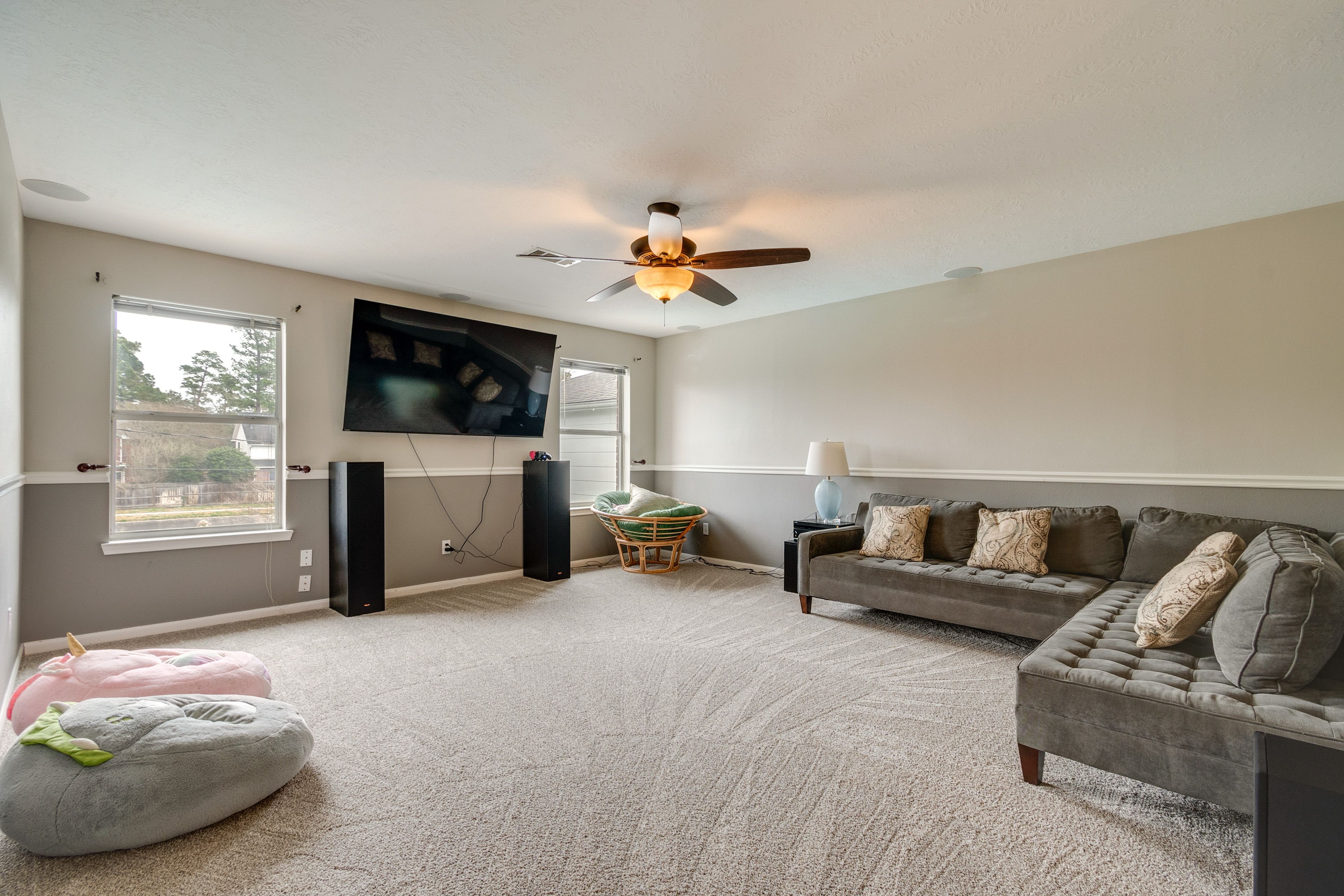 Loft | Twin Futon | Twin Air Mattress | Smart TV | 2nd Floor