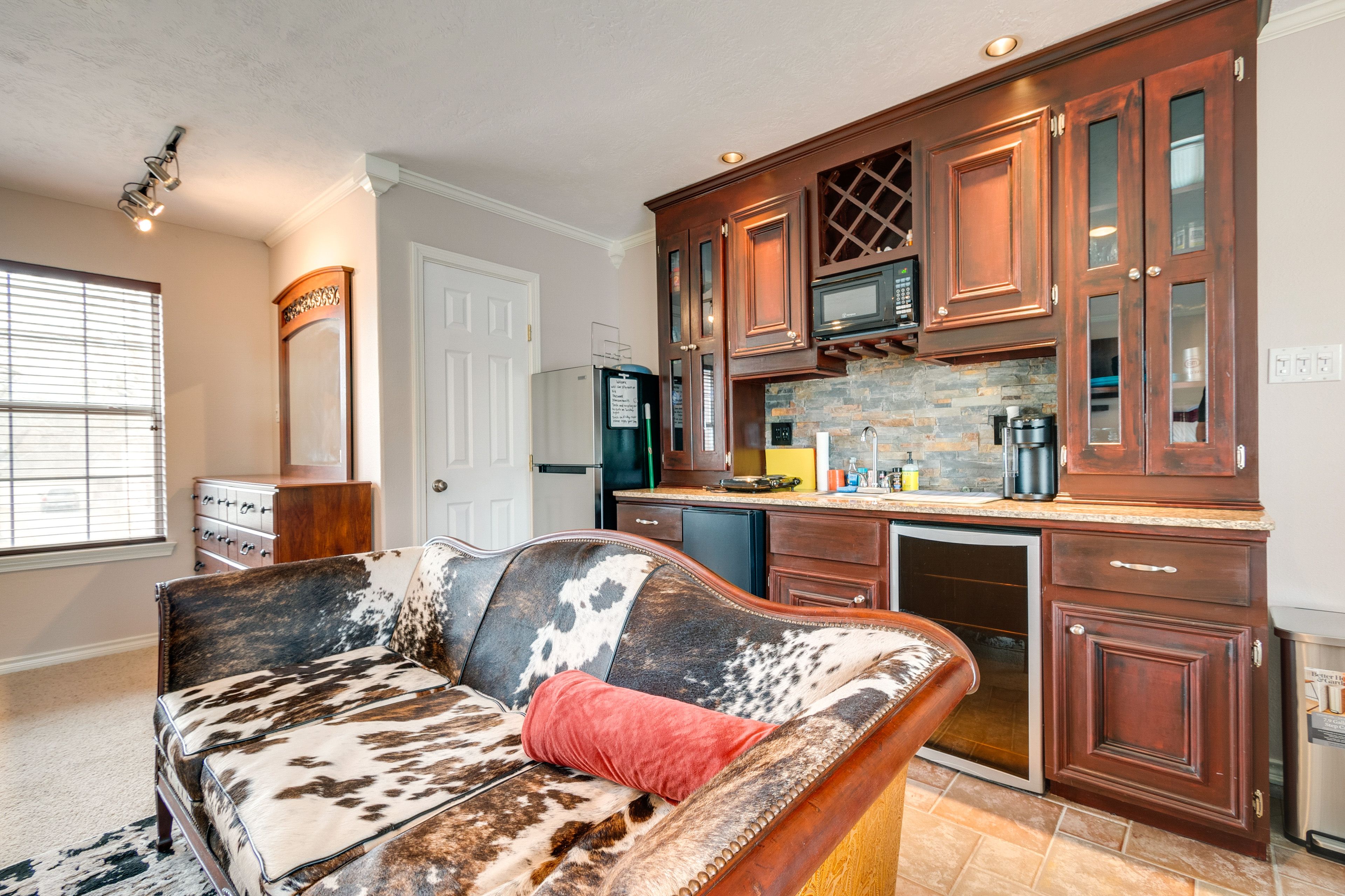 Kitchenette | Keurig Coffee Maker | Hot Plate