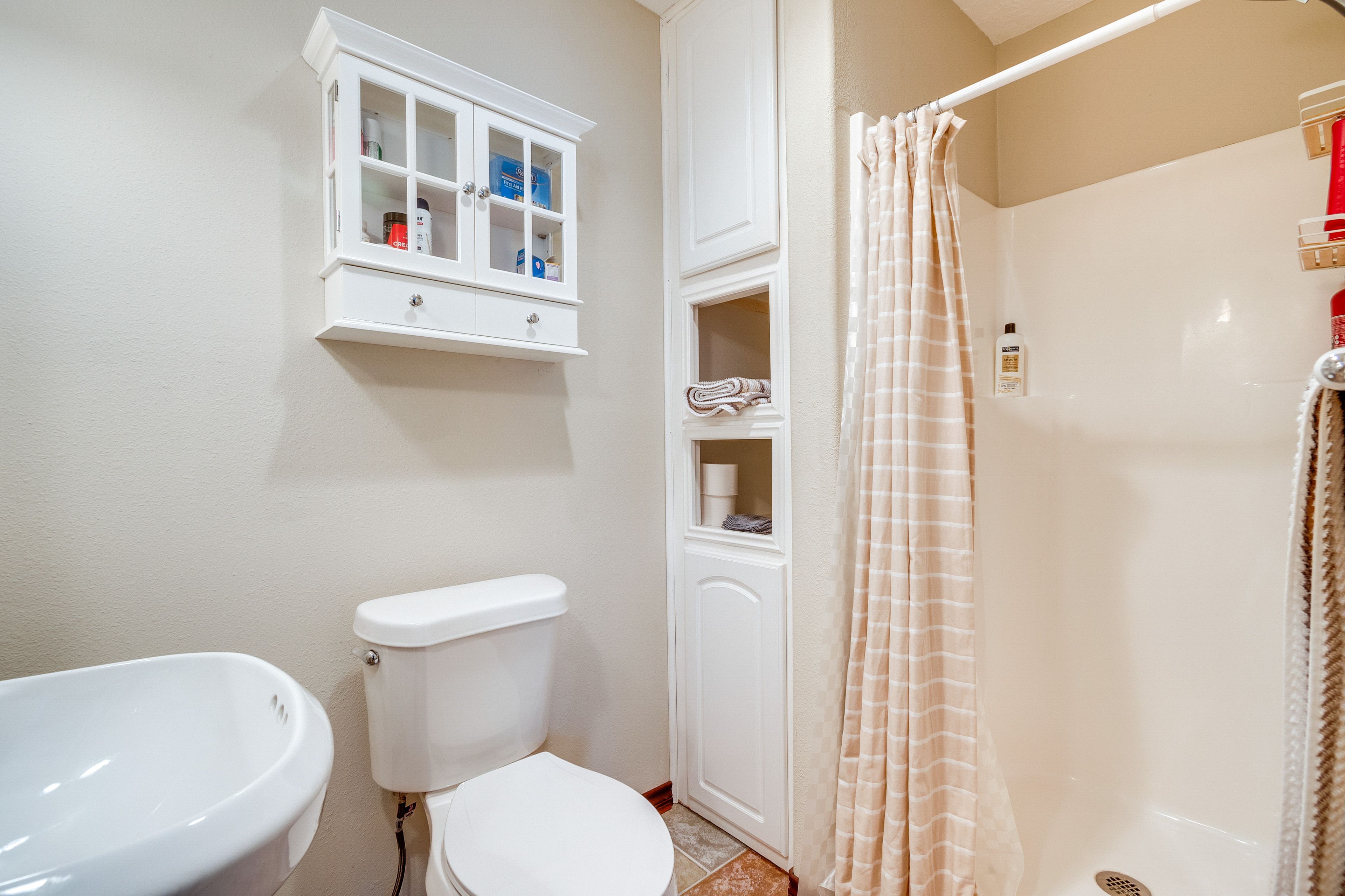 Full Bathroom