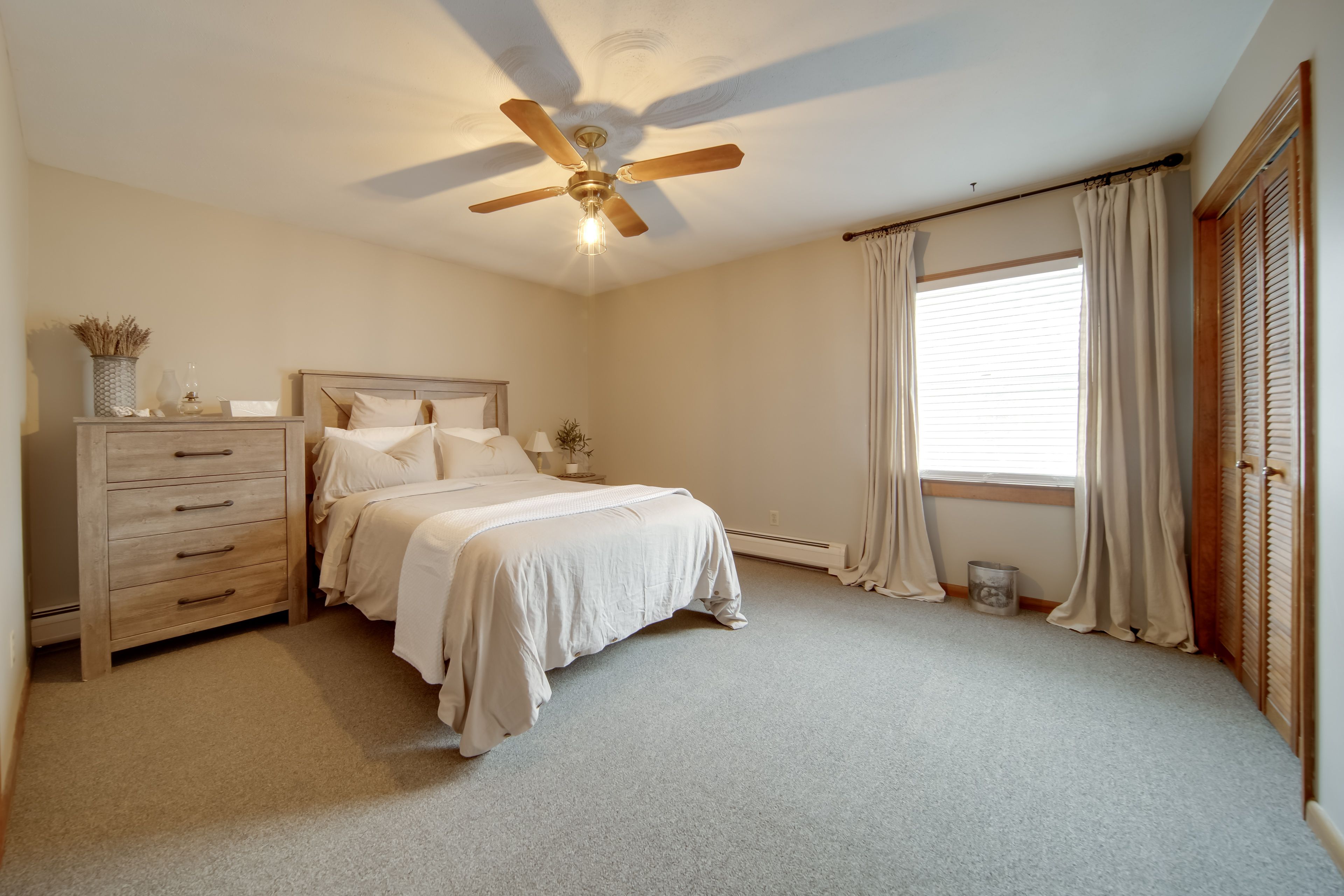 Bedroom 4 | Main Level | Queen Bed