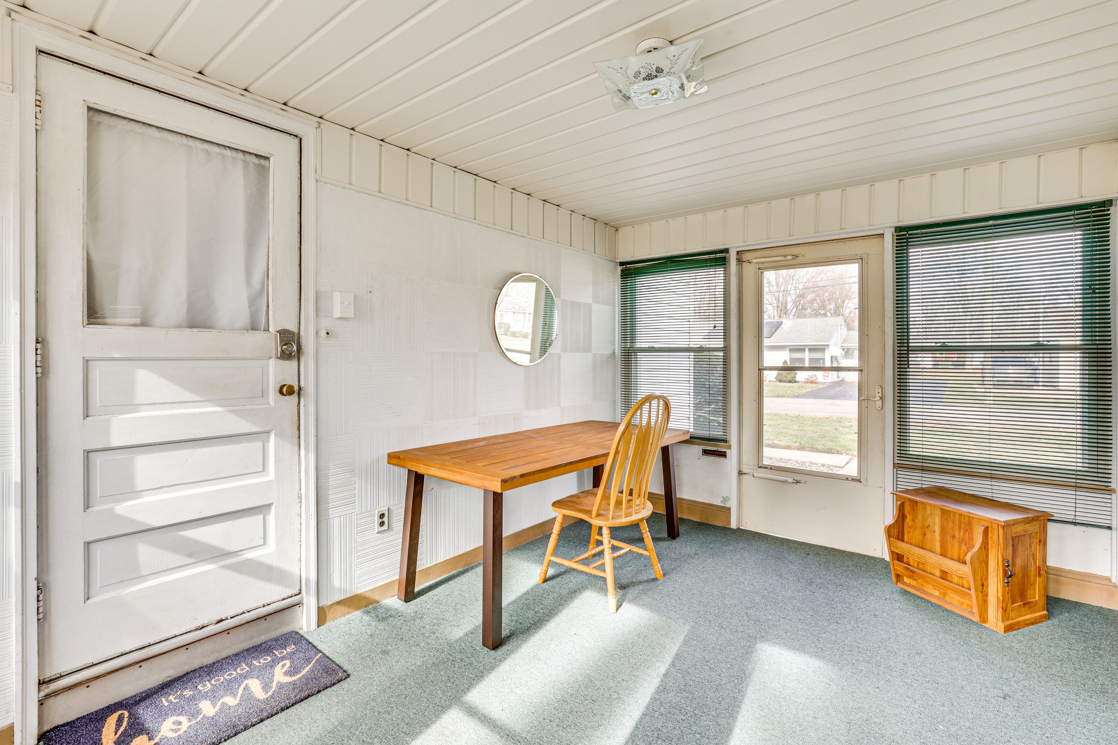 Enclosed Porch | Apartment Entrance
