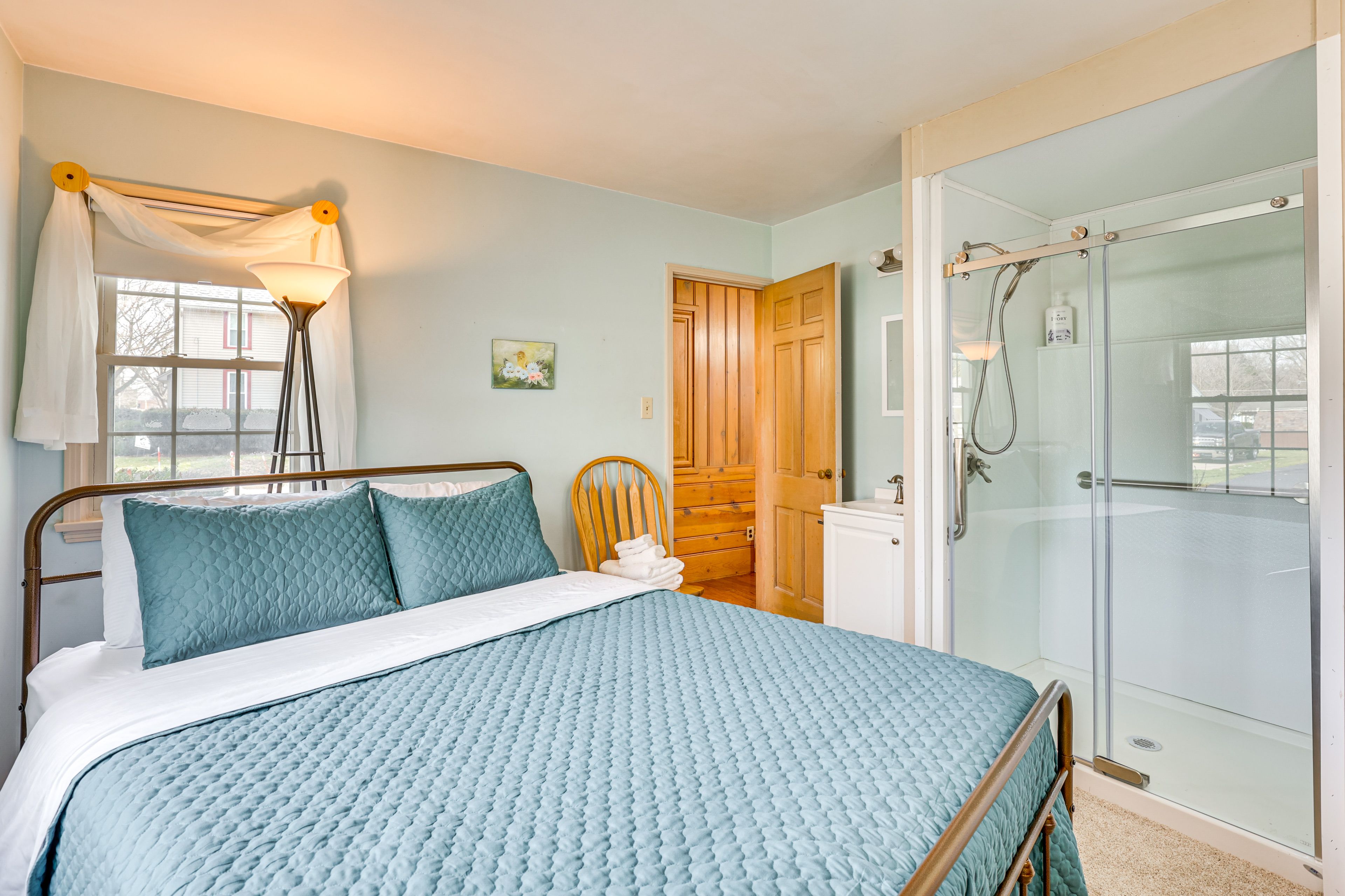 Bedroom | Queen Bed | Linens Provided | En-Suite Shower