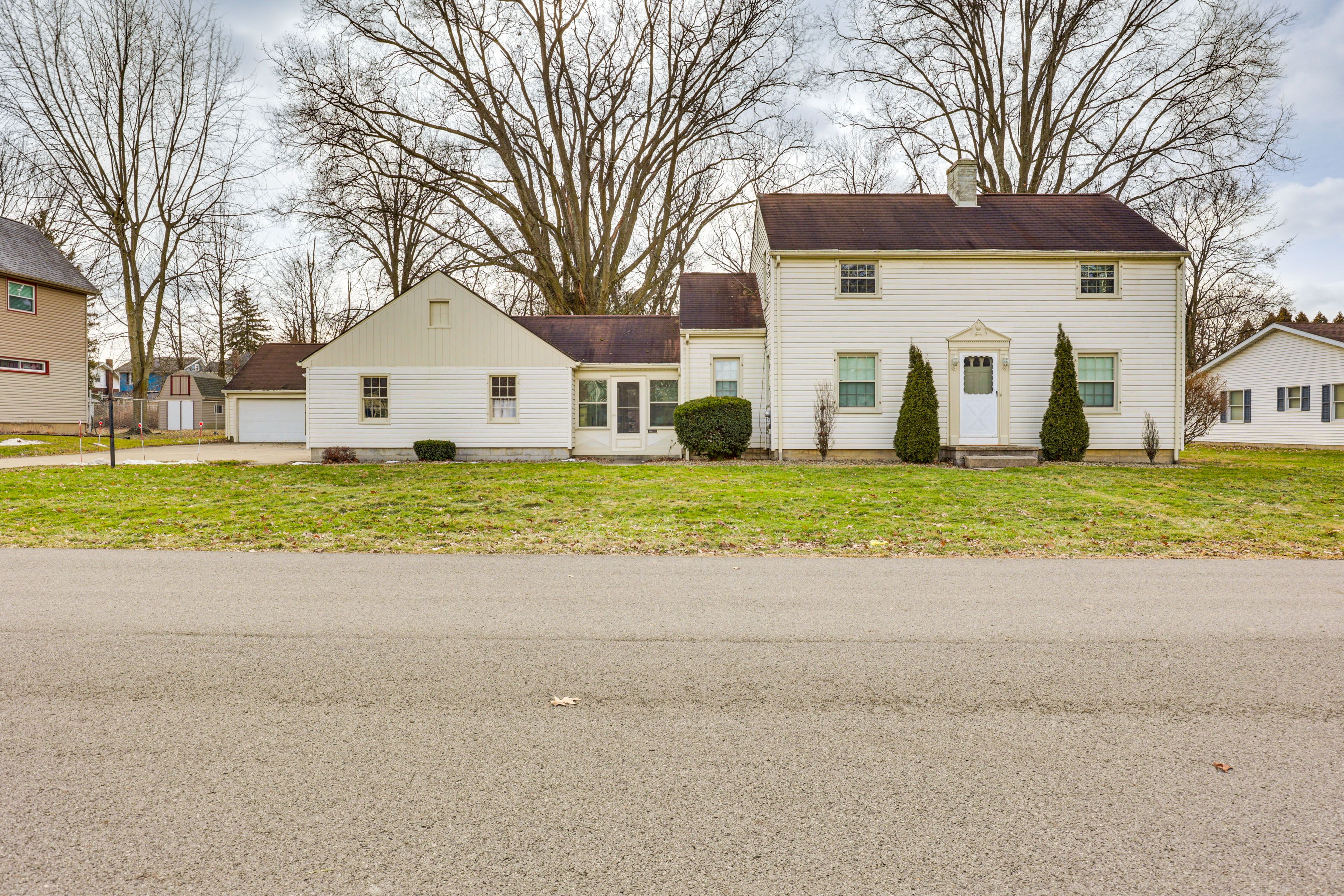 Property Exterior | Single-Story Apartment