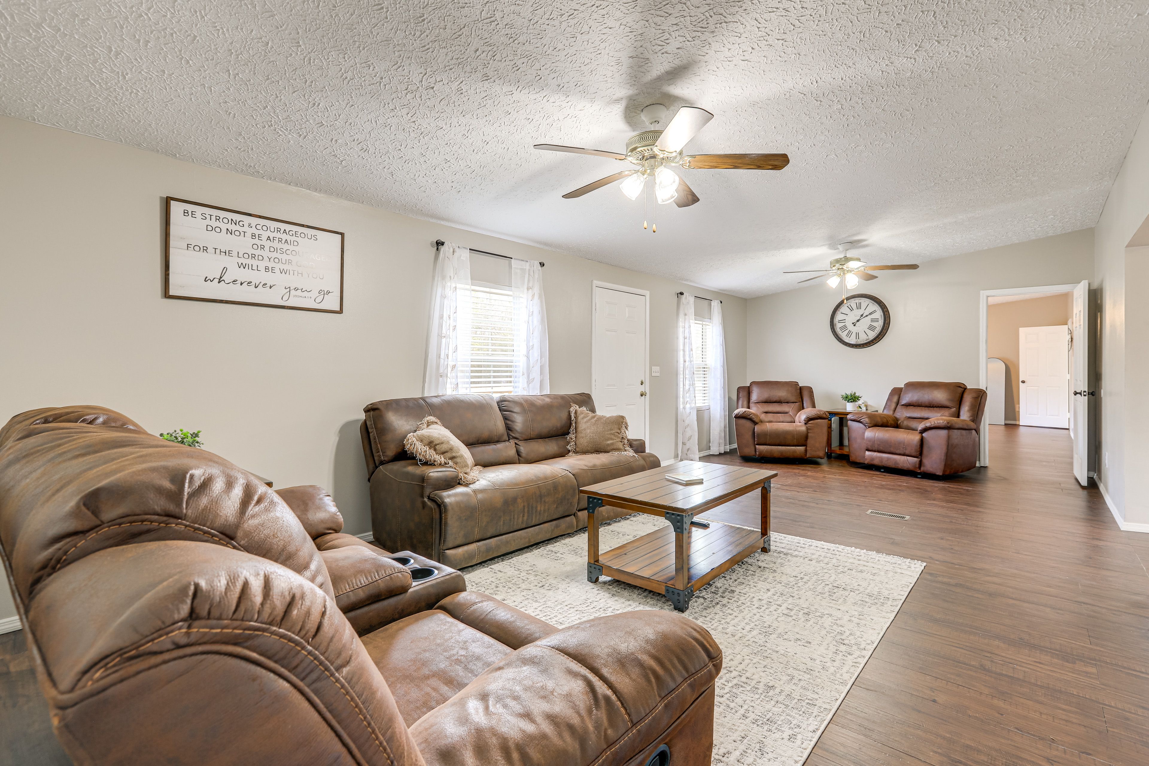 Oglethorpe Vacation Rental | 2BR | 2BA | 1,800 Sq Ft | Stairs Required