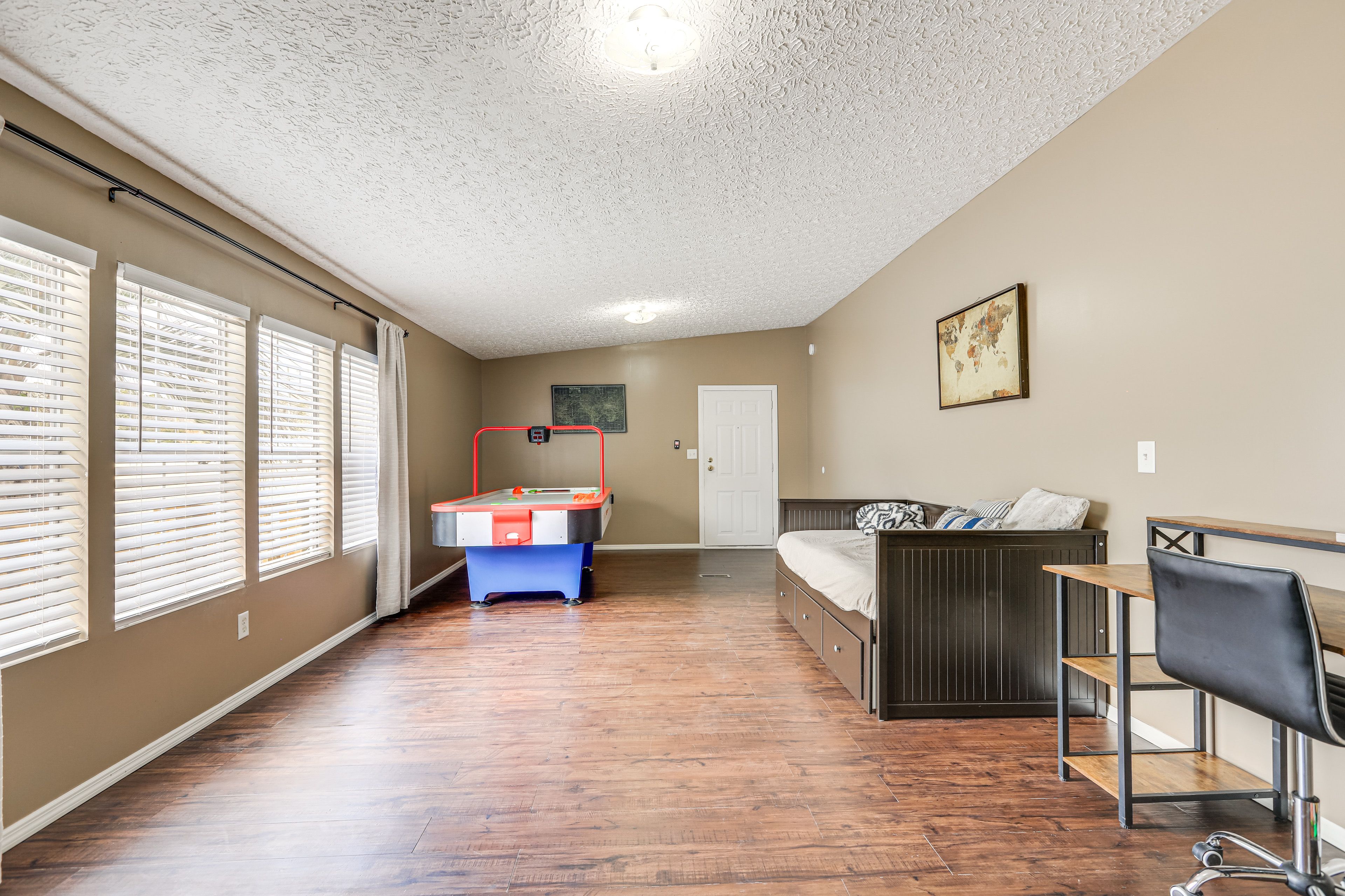 Game Room | Twin Daybed w/ Twin Trundle