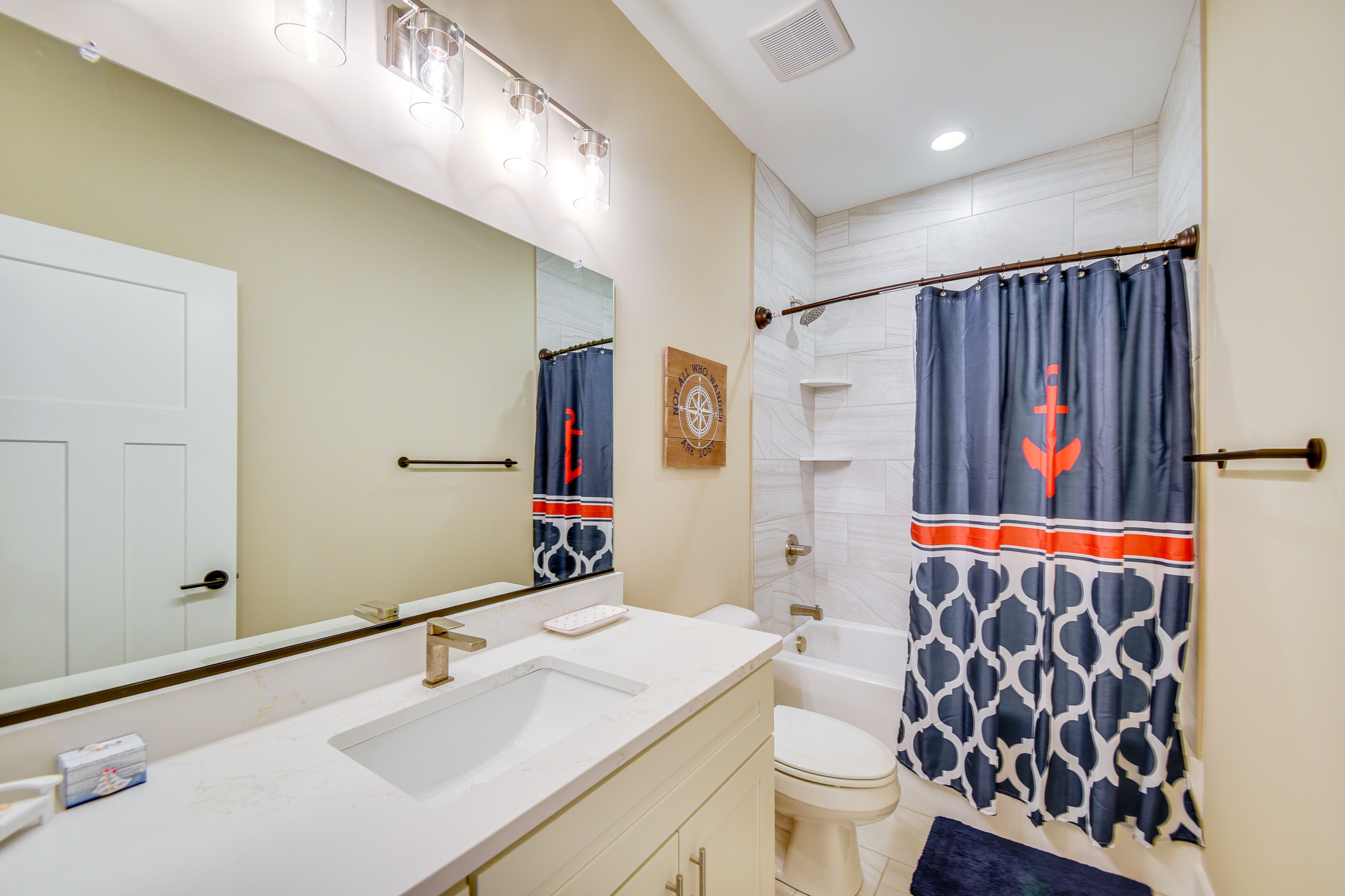 Full Bathroom | 2nd Floor