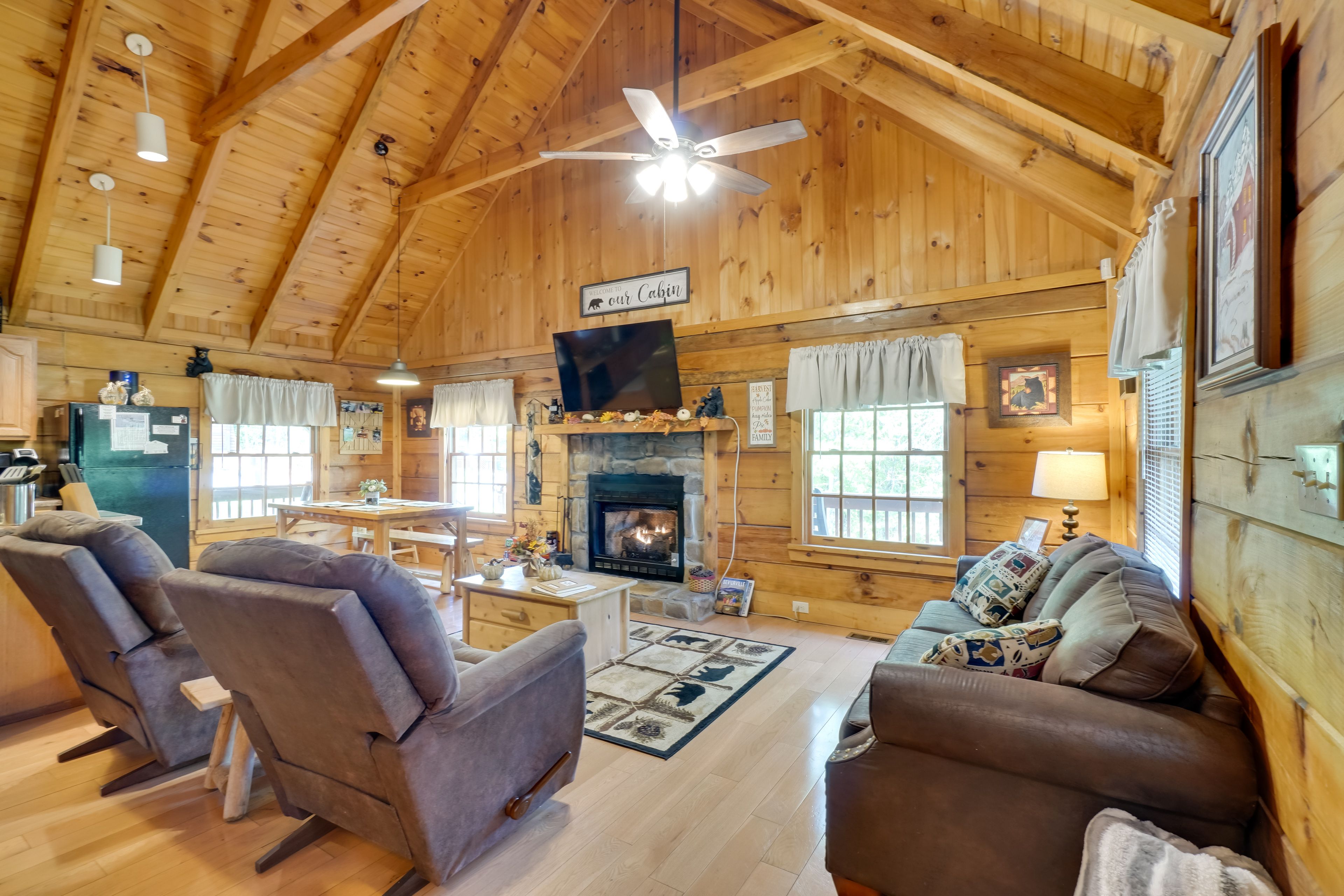 Sevierville Vacation Rental | 2BR | 2BA | 1 Step to Enter | 1,306 Sq Ft