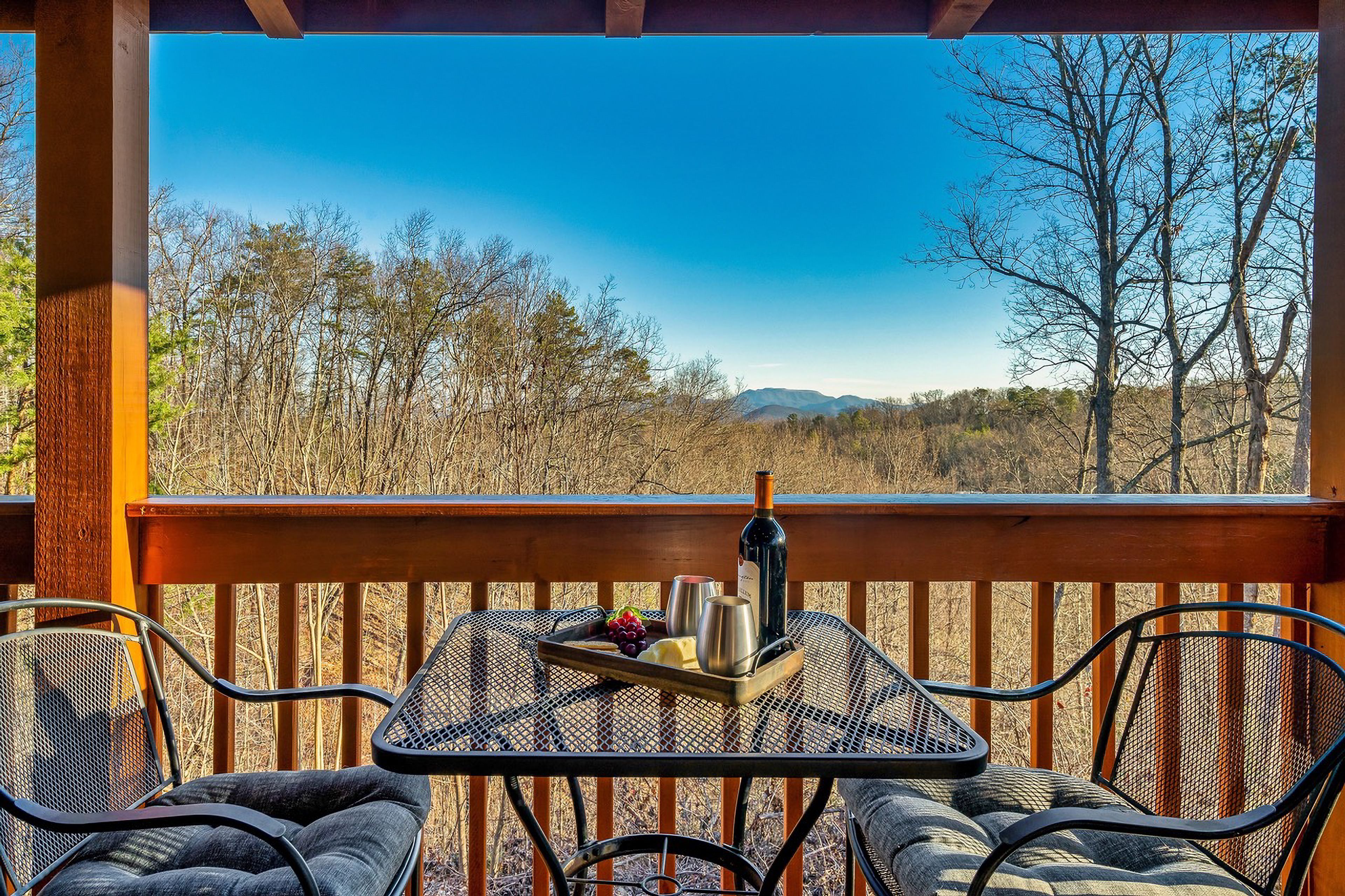 Sevierville Vacation Rental | 2BR | 2BA | 1 Step to Enter | 1,306 Sq Ft