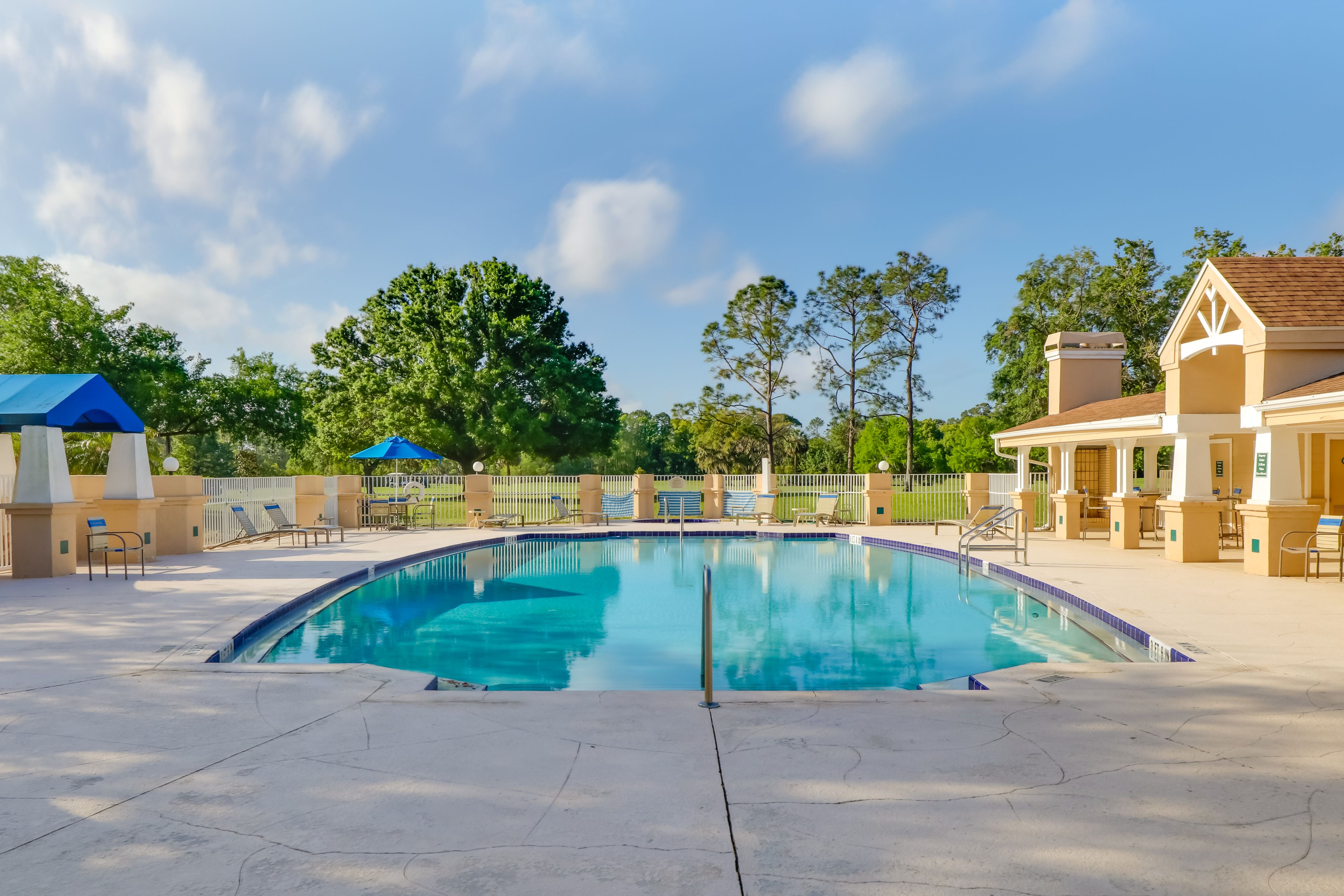 Outdoor Pool | Hot Tub