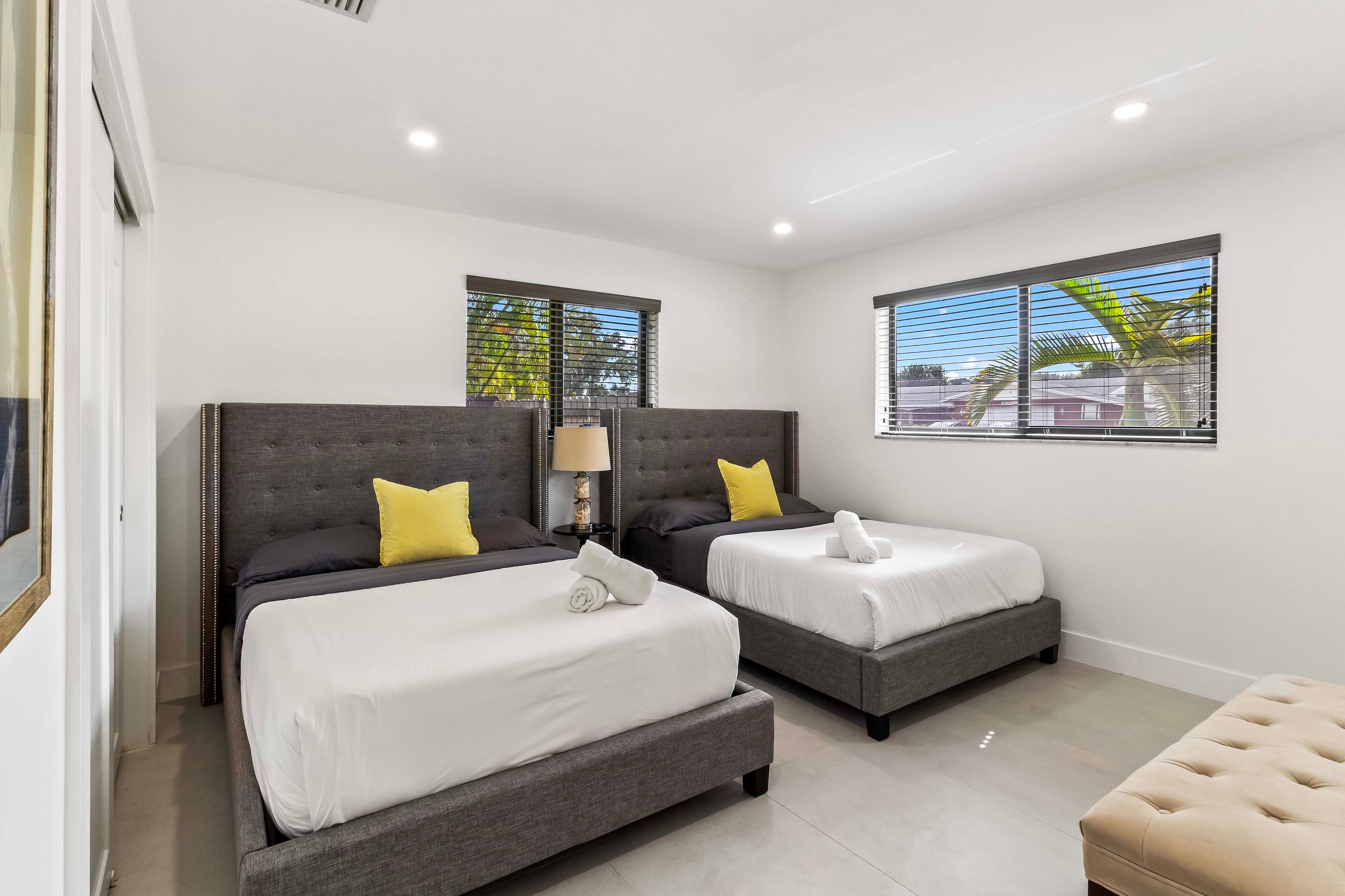 Bedroom 2 | 2 Twin Beds