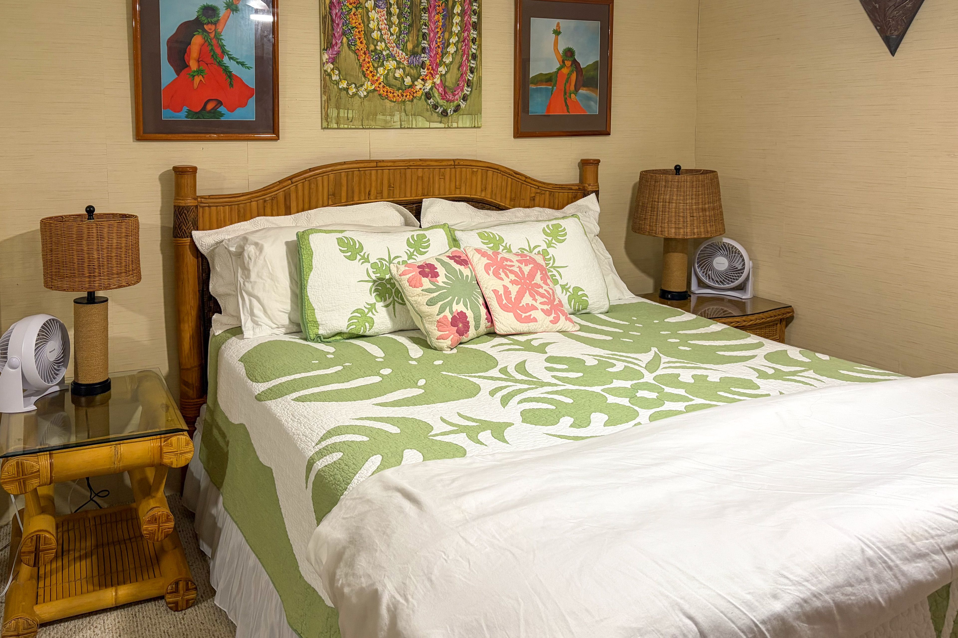 Bedroom | King Bed | 100% Cotton Linens Provided