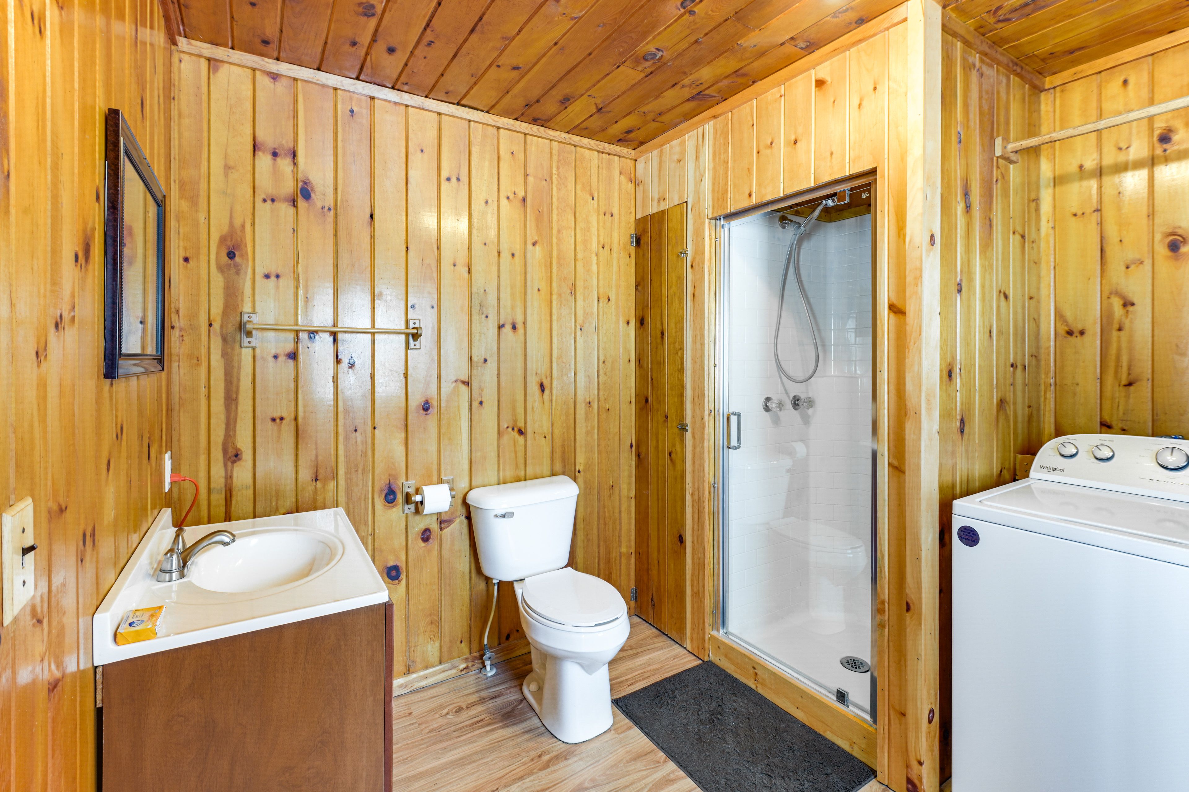 Full Bathroom | Towels Provided | Washer/Dryer | 1st Floor
