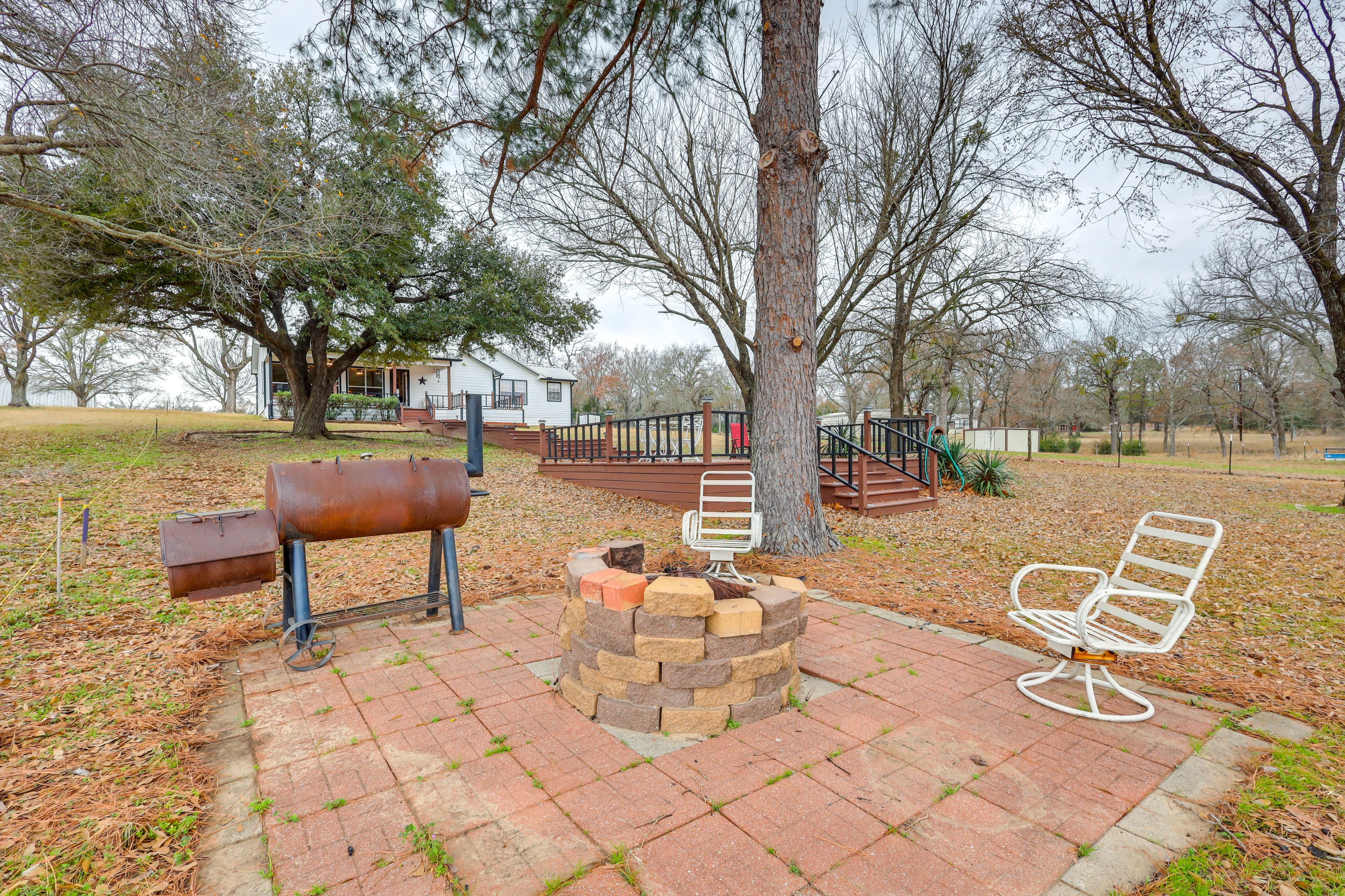 Patio | Charcoal Grill | Fire Pit