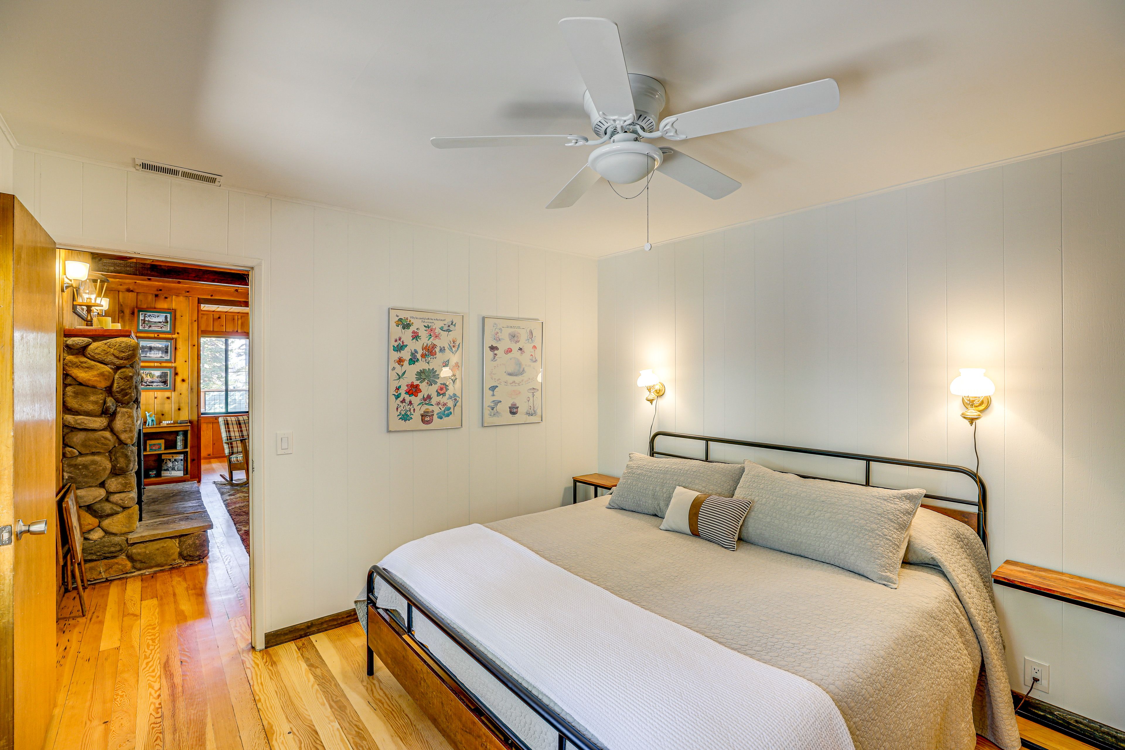 Bedroom 2 | 1st Floor | King Bed