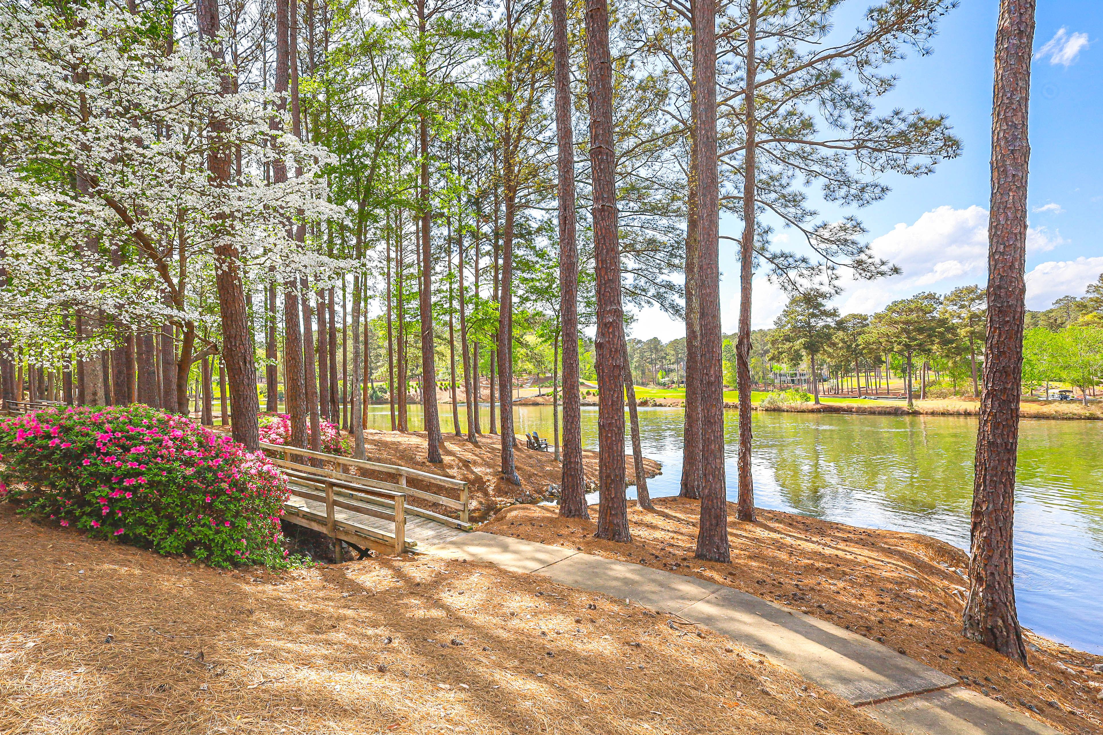 50' to Lake Oconee