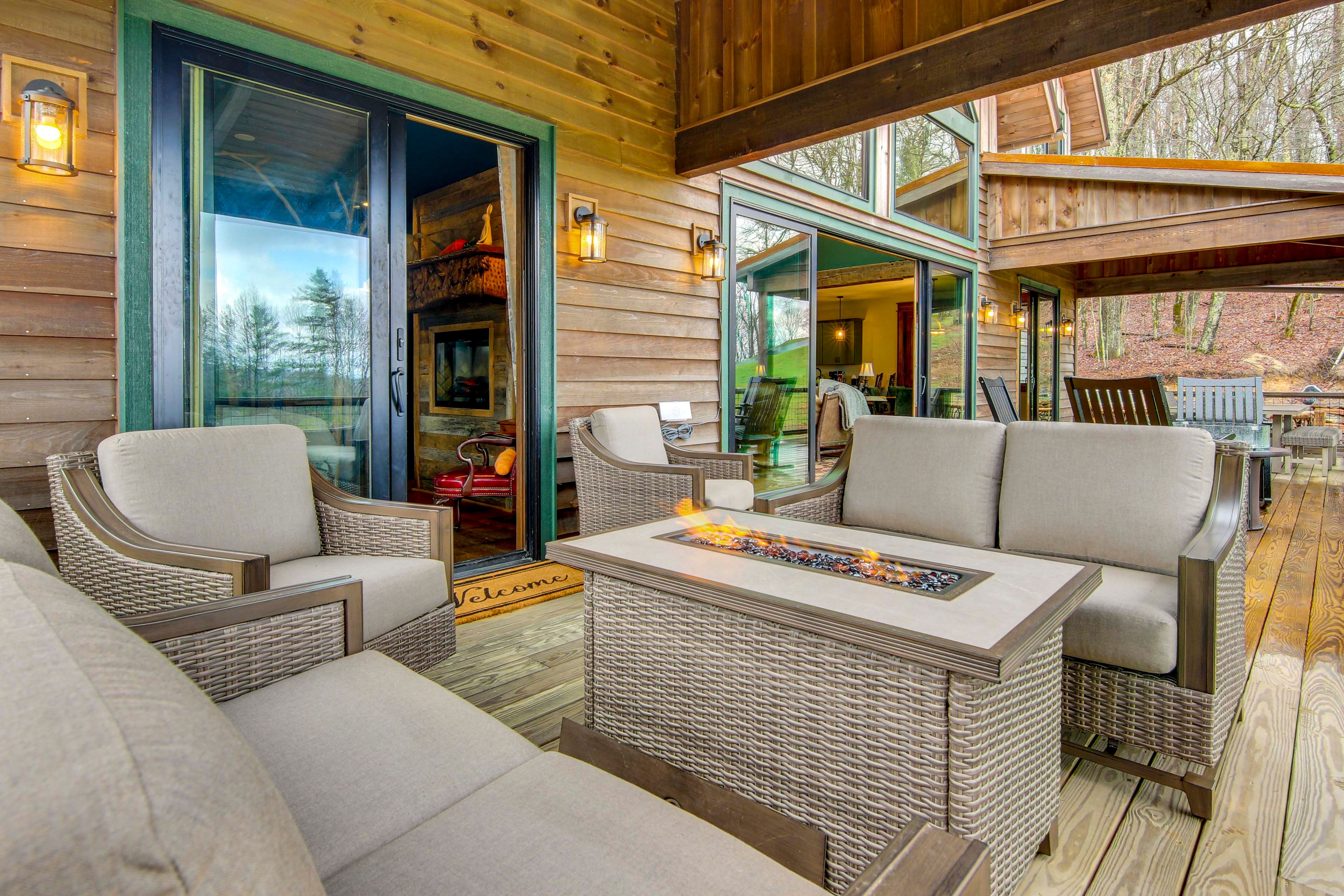 Deck | Fire Pit | 7 Mi to Downtown Cashiers
