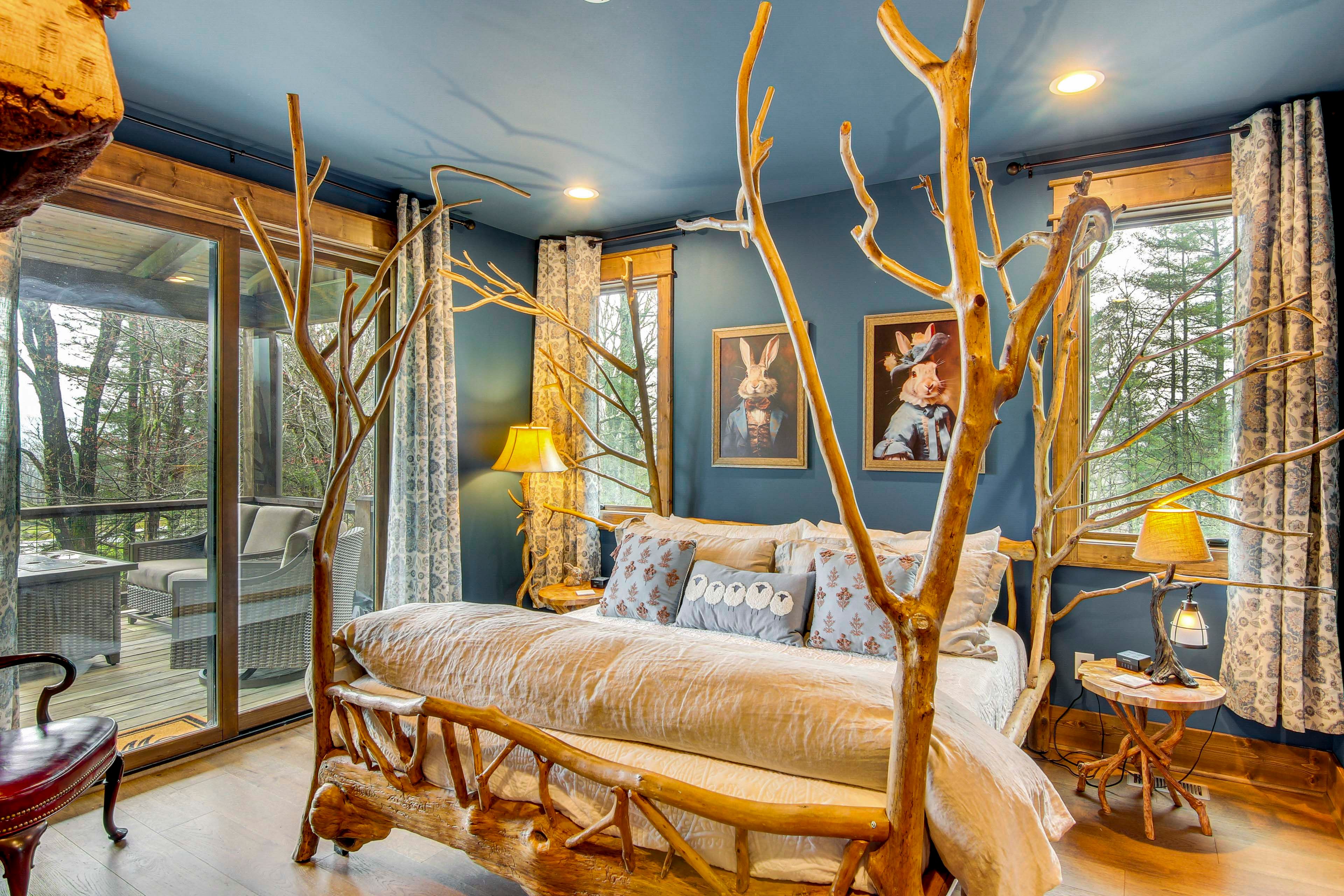 Bedroom 1 | 1st Floor | King Bed | Smart TV | Fireplace | Linens Provided