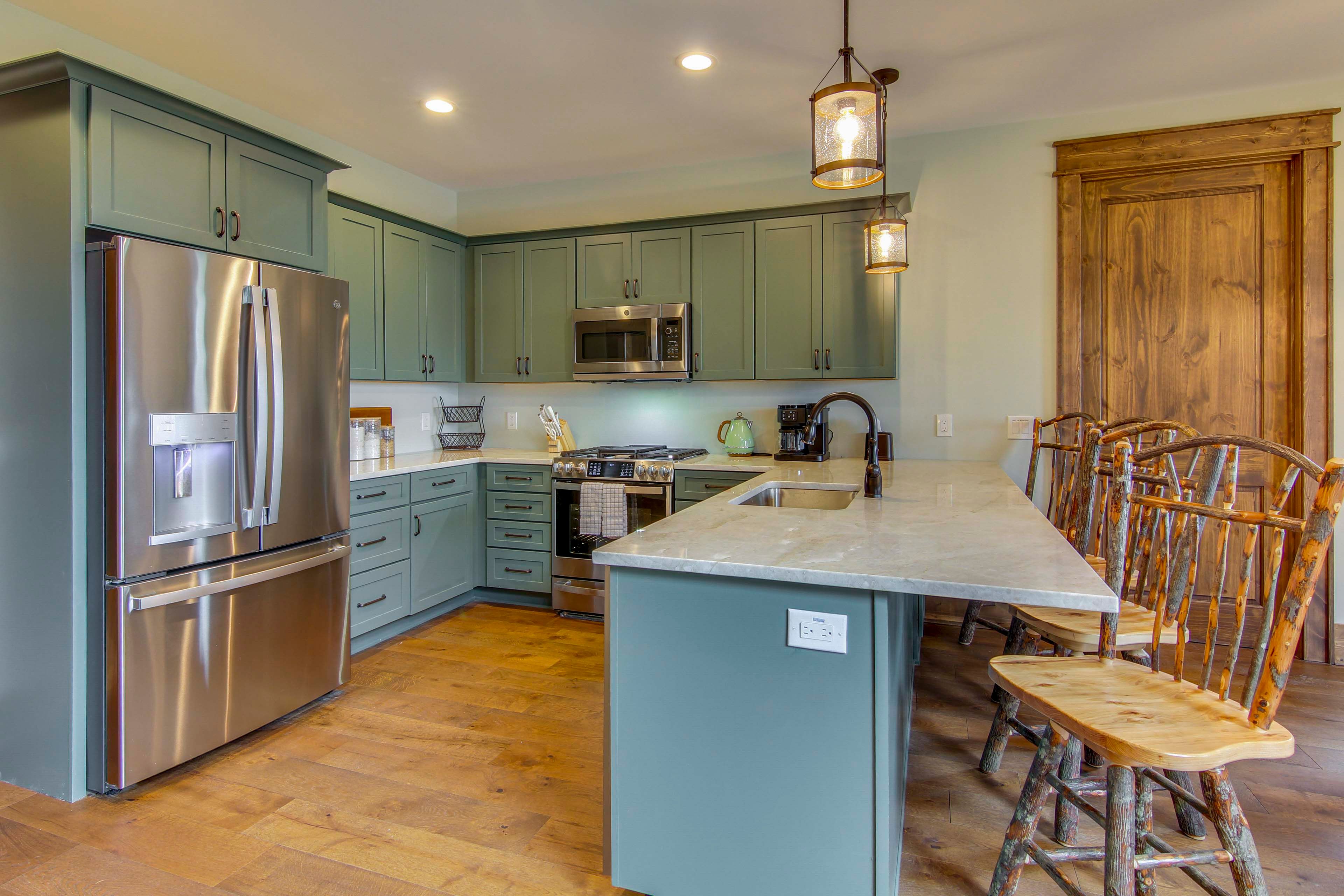 Kitchen | 1st Floor | Keurig/Drip Coffee Maker | Blender | Cooking Basics