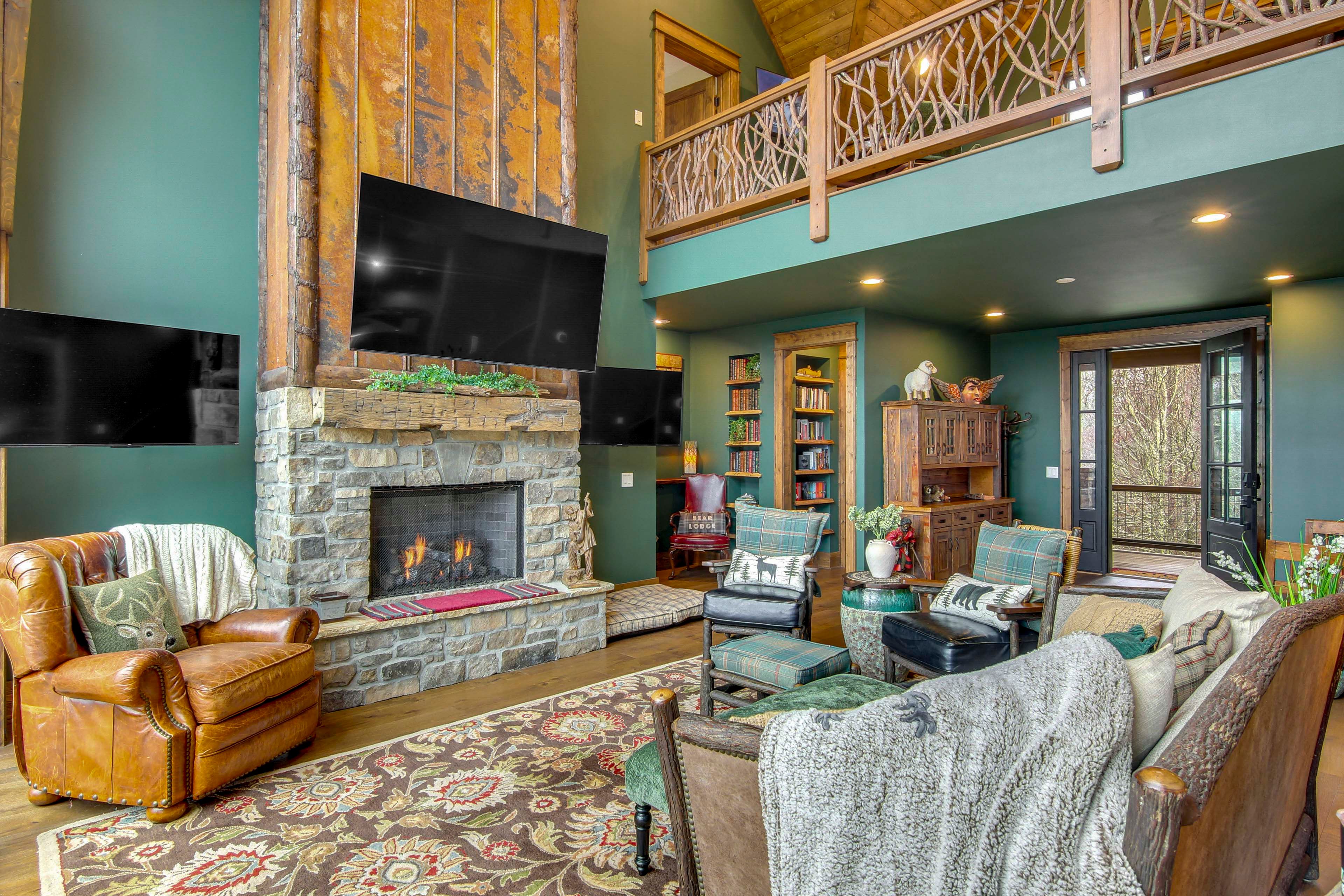 Glenville Vacation Rental | 3BR | 3.5BA | 2,650 Sq Ft | 4 Steps Required