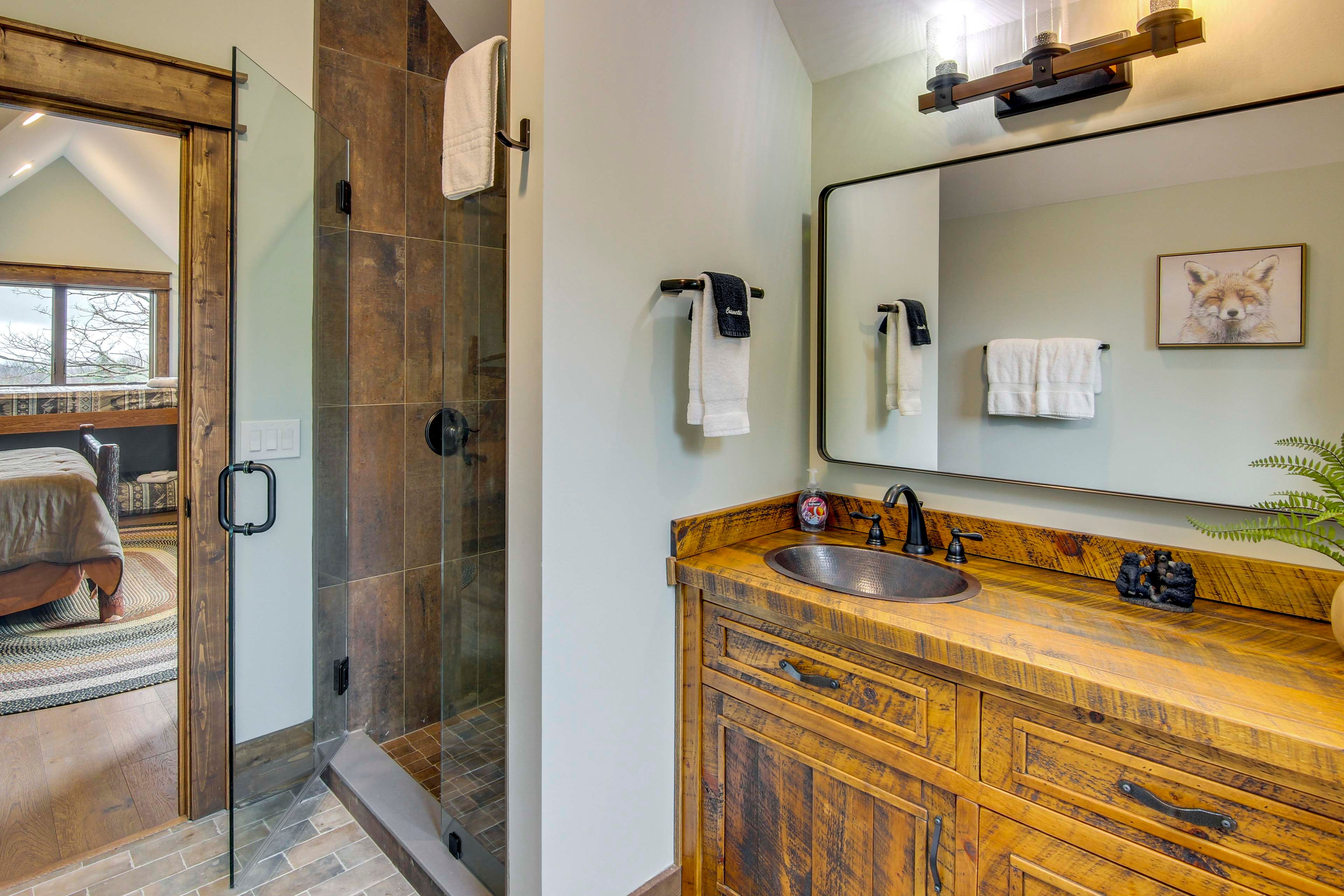 En-Suite Bathroom | 2nd Floor