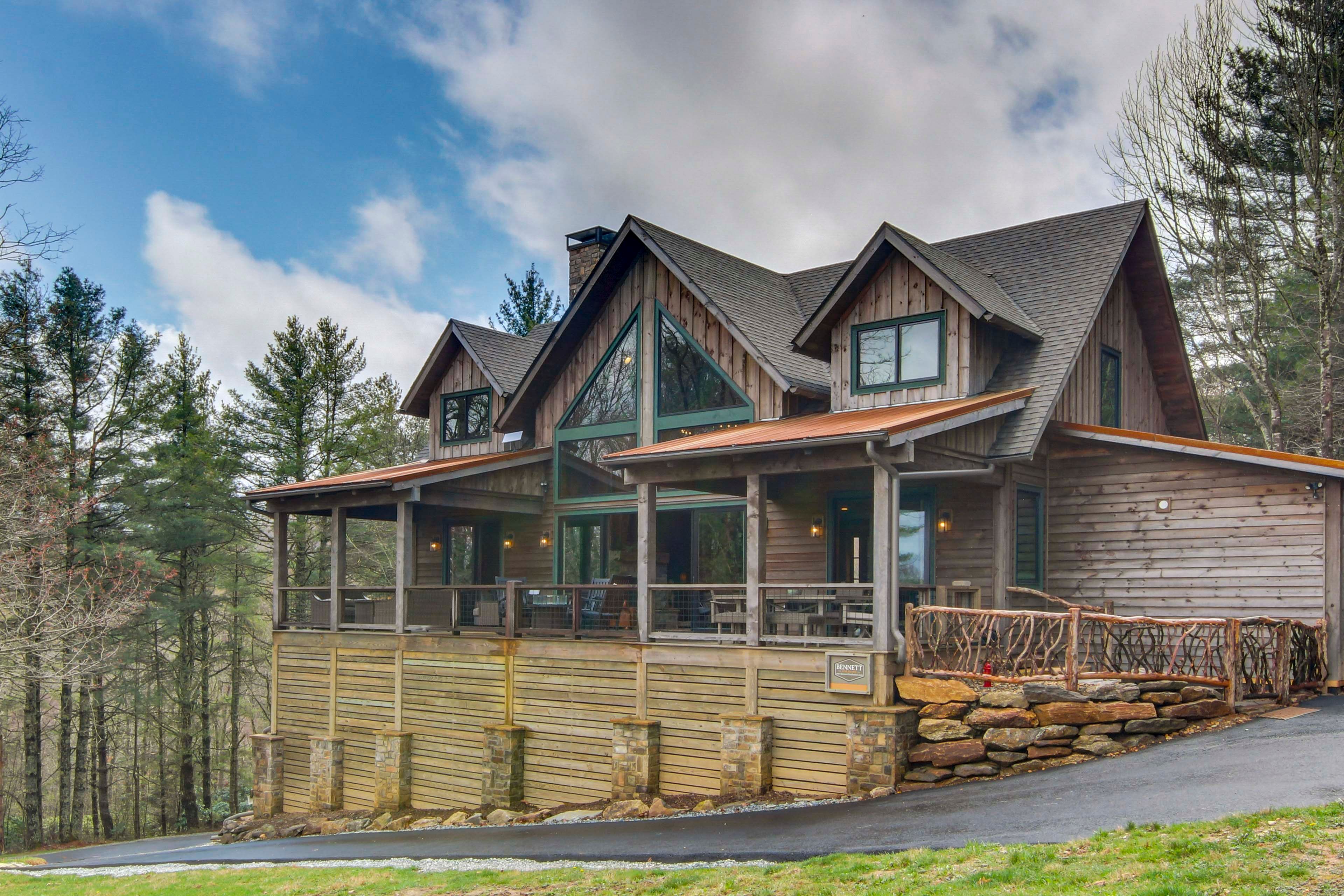 2-Story House | Self Check-In | 15 Mi to Gorges State Park