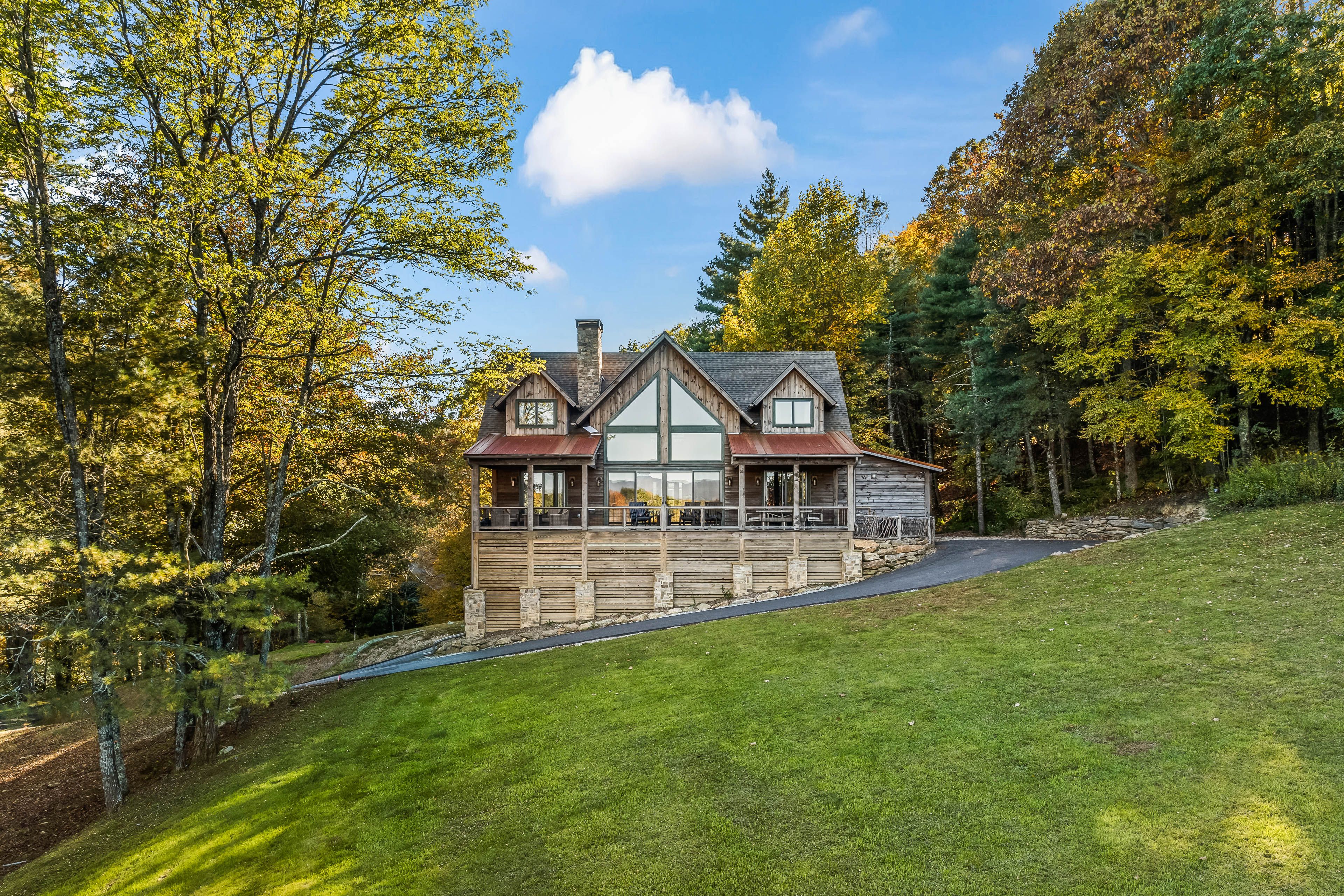 2-Story House | Self Check-In | 15 Mi to Gorges State Park