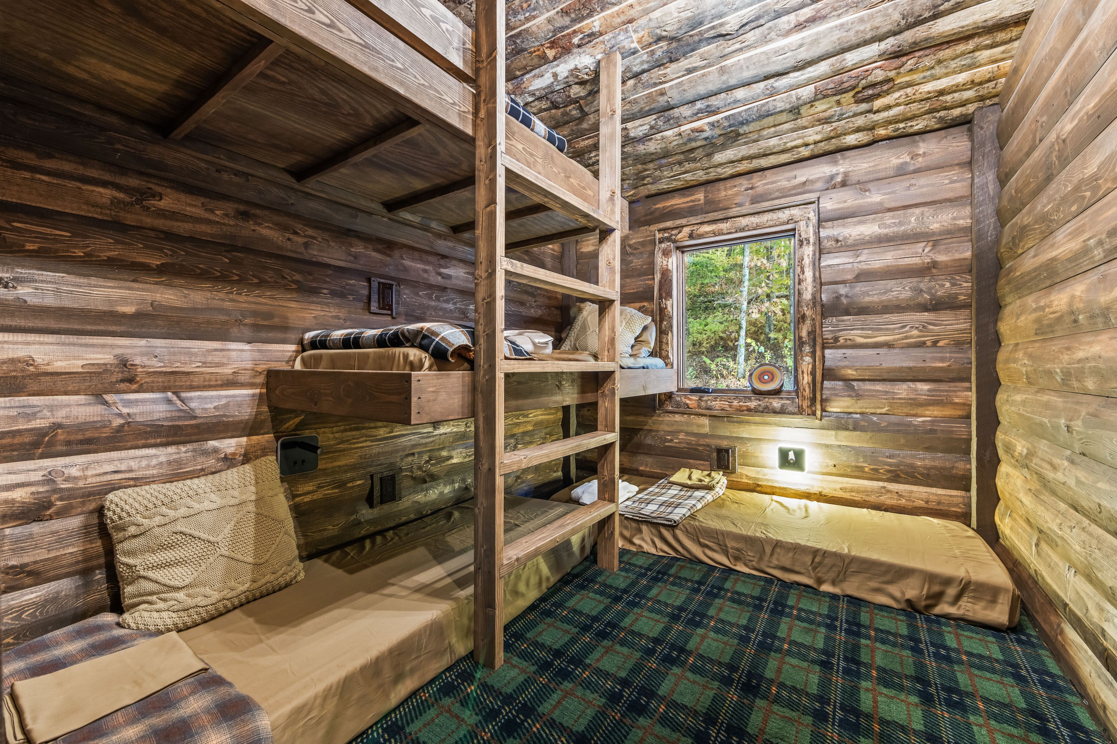 Bedroom 4 | 2 Lofted Twin Beds | 2 Twin Floor Mattresses | 1st Floor