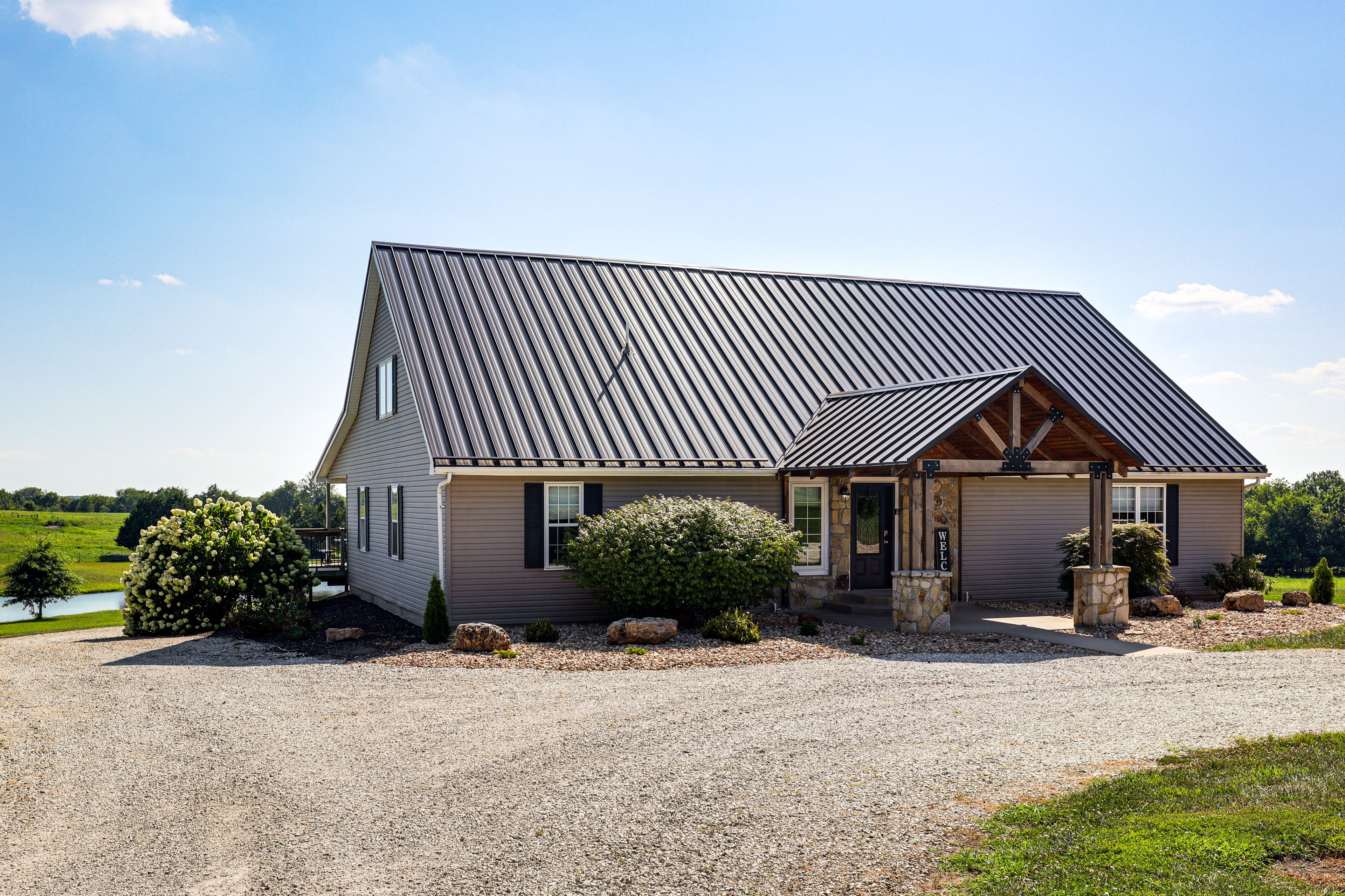 Parking | Lit-Up Driveway (6 Vehicles) | RV/Trailer Parking