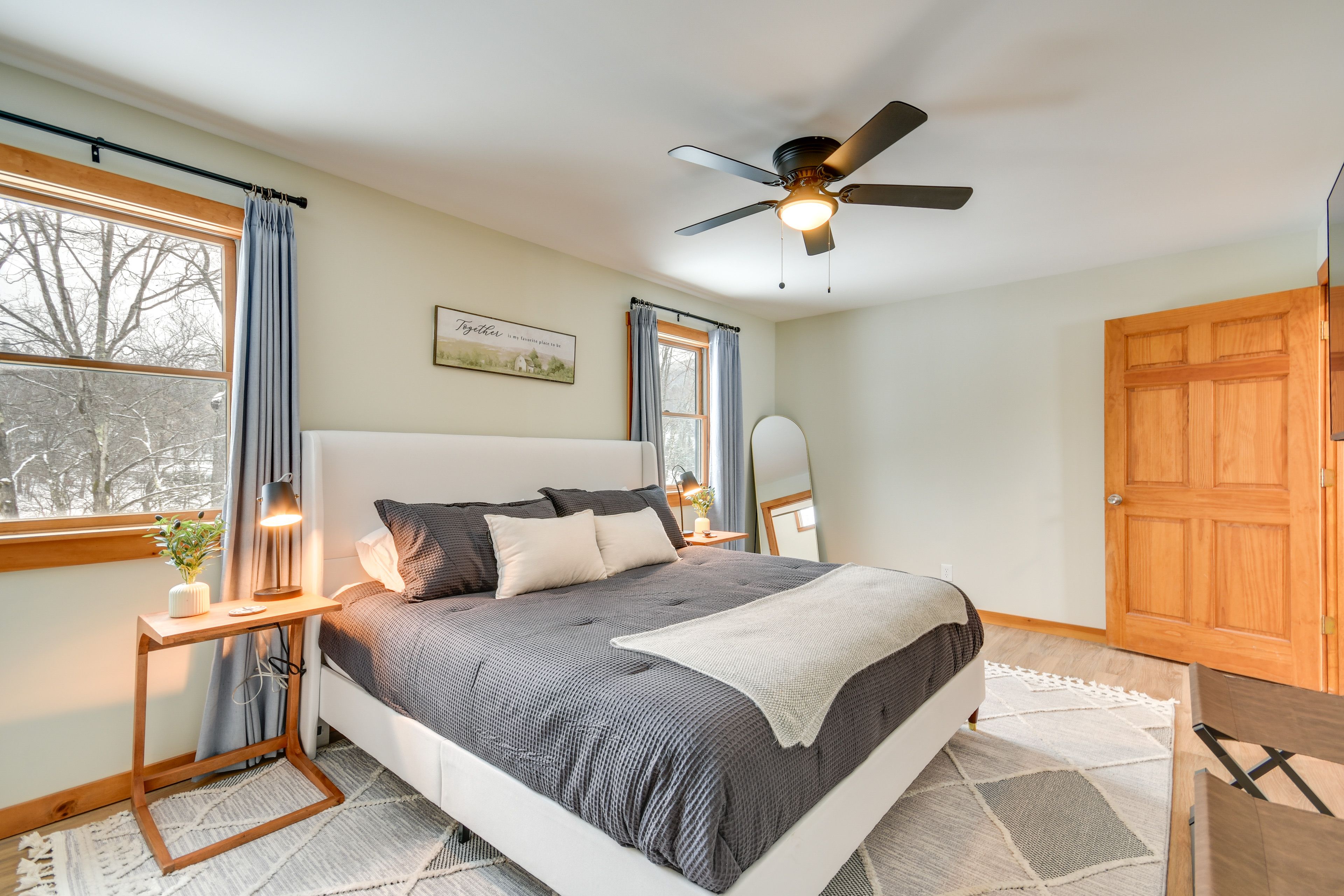 Bedroom 1 | 1st Floor | King Bed | Smart TV