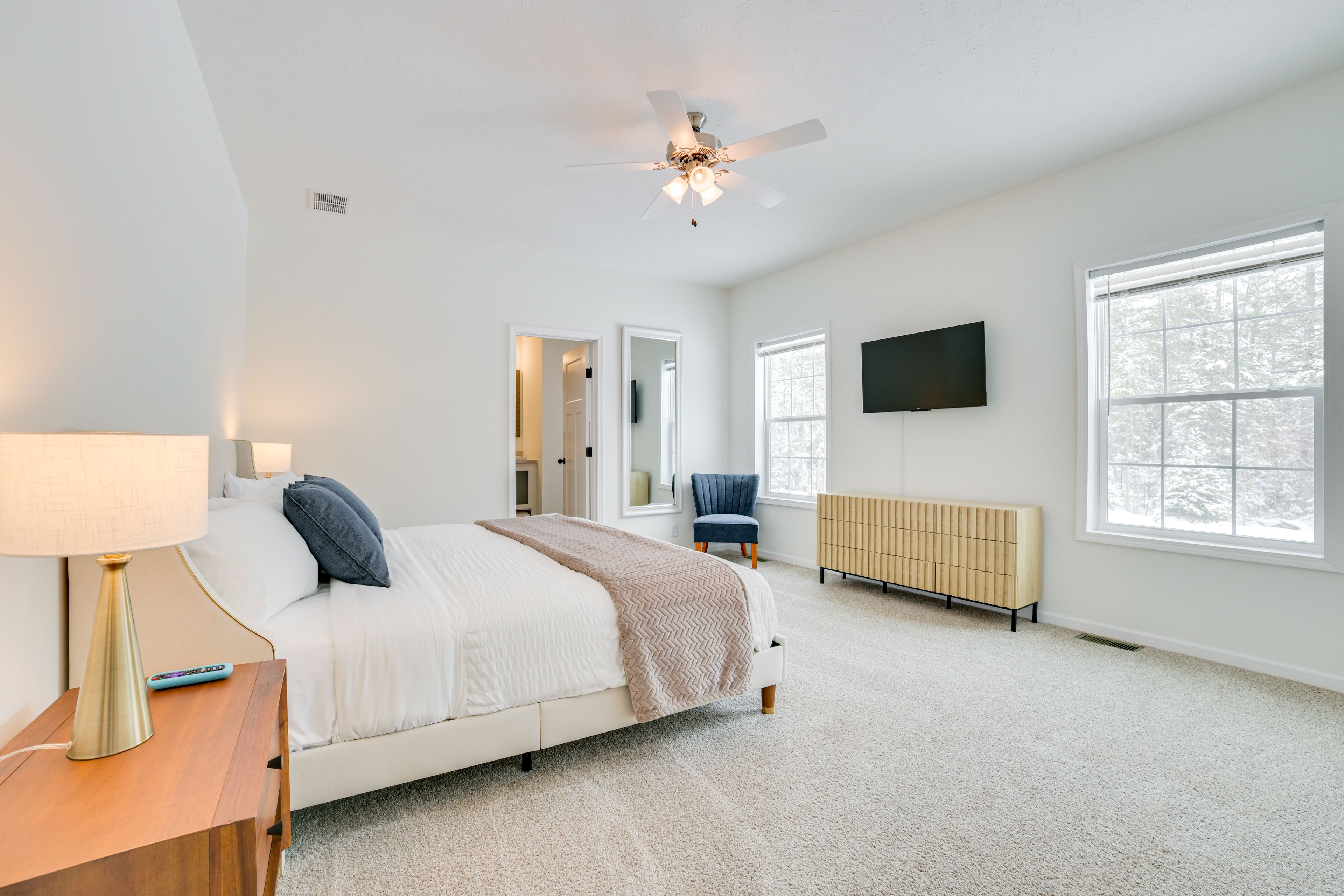 Bedroom 1 | King Bed | Linens Provided