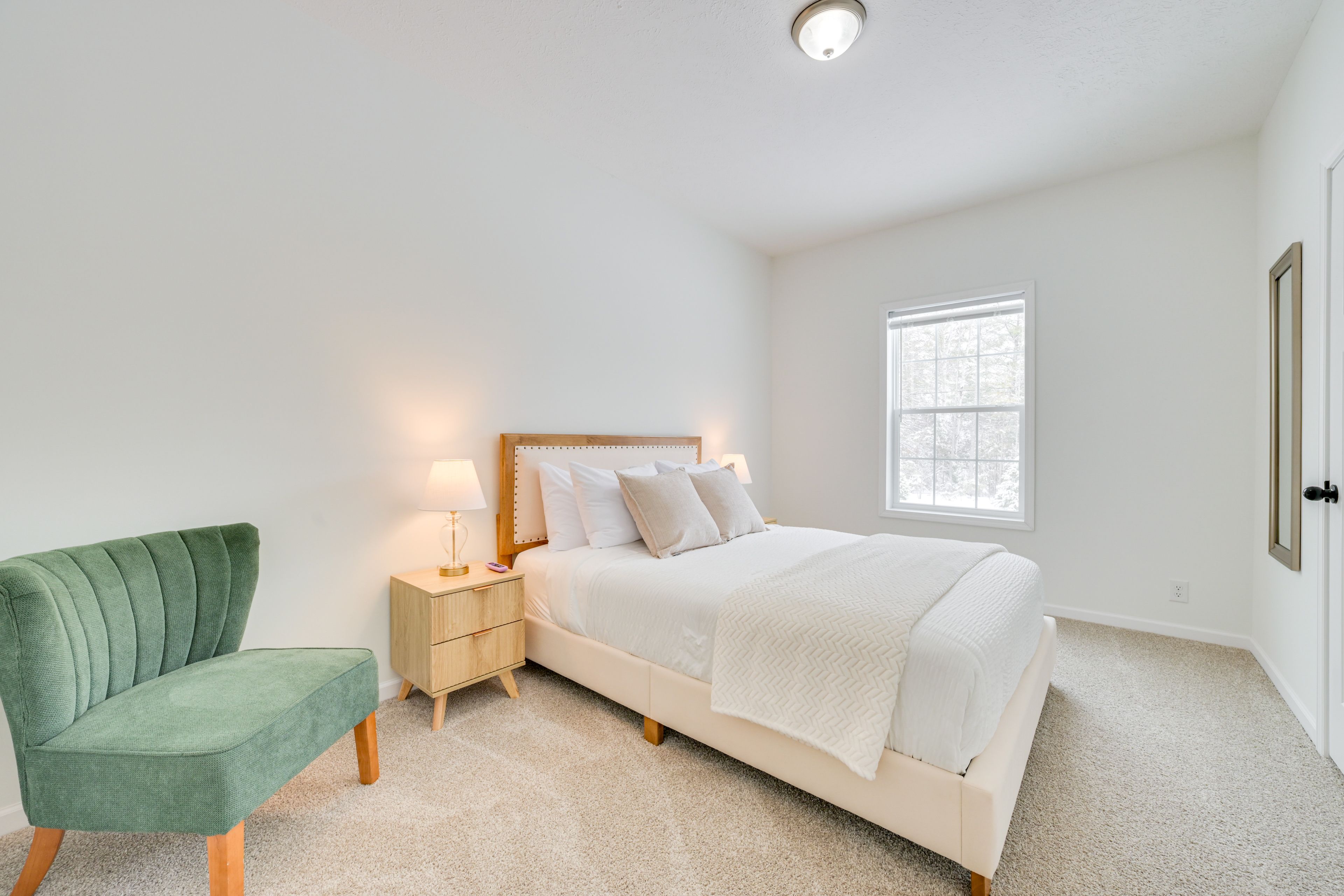 Bedroom 2 | Queen Bed