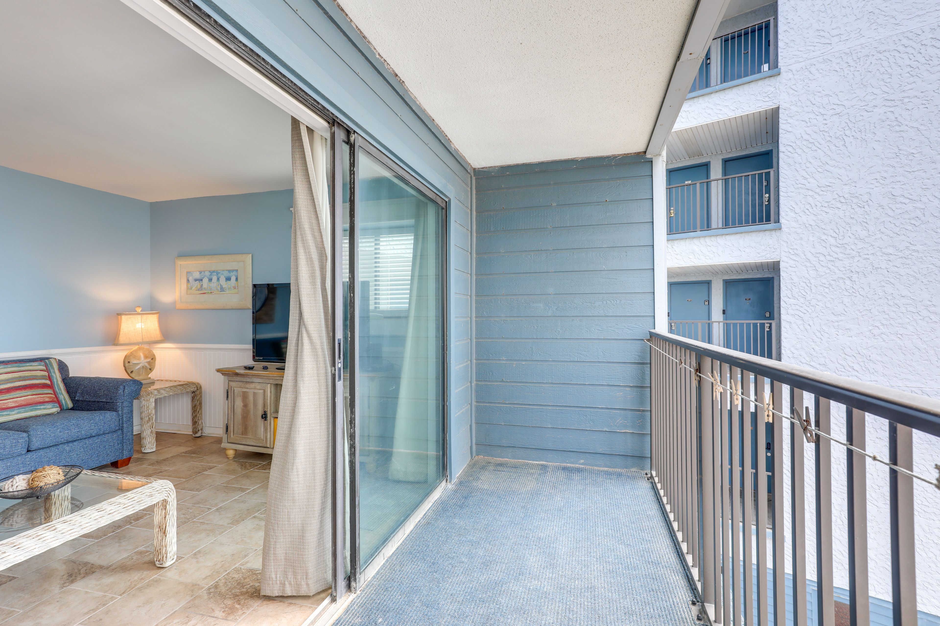 Covered Balcony | Seating