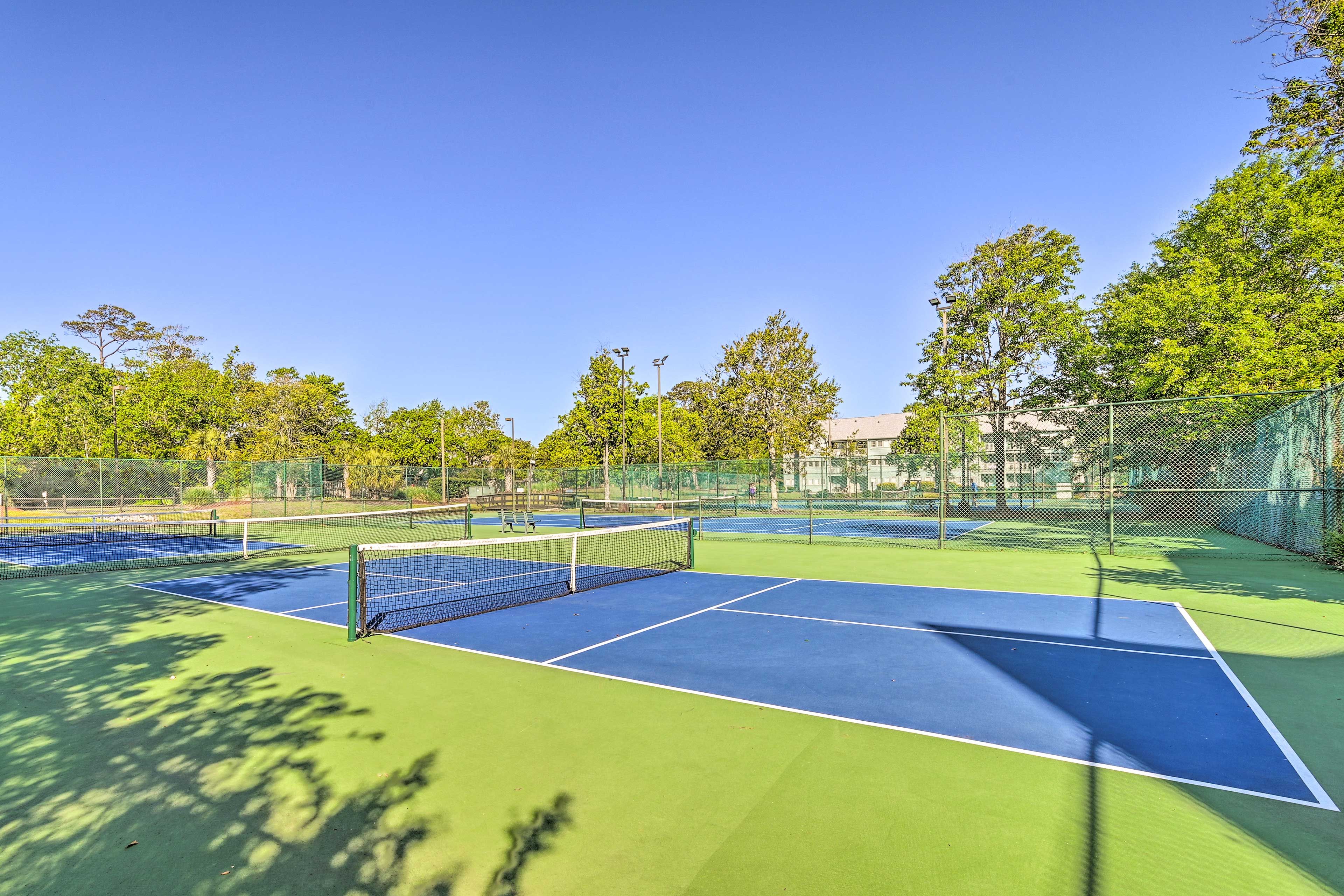 Community Amenities | Tennis & Pickleball Courts