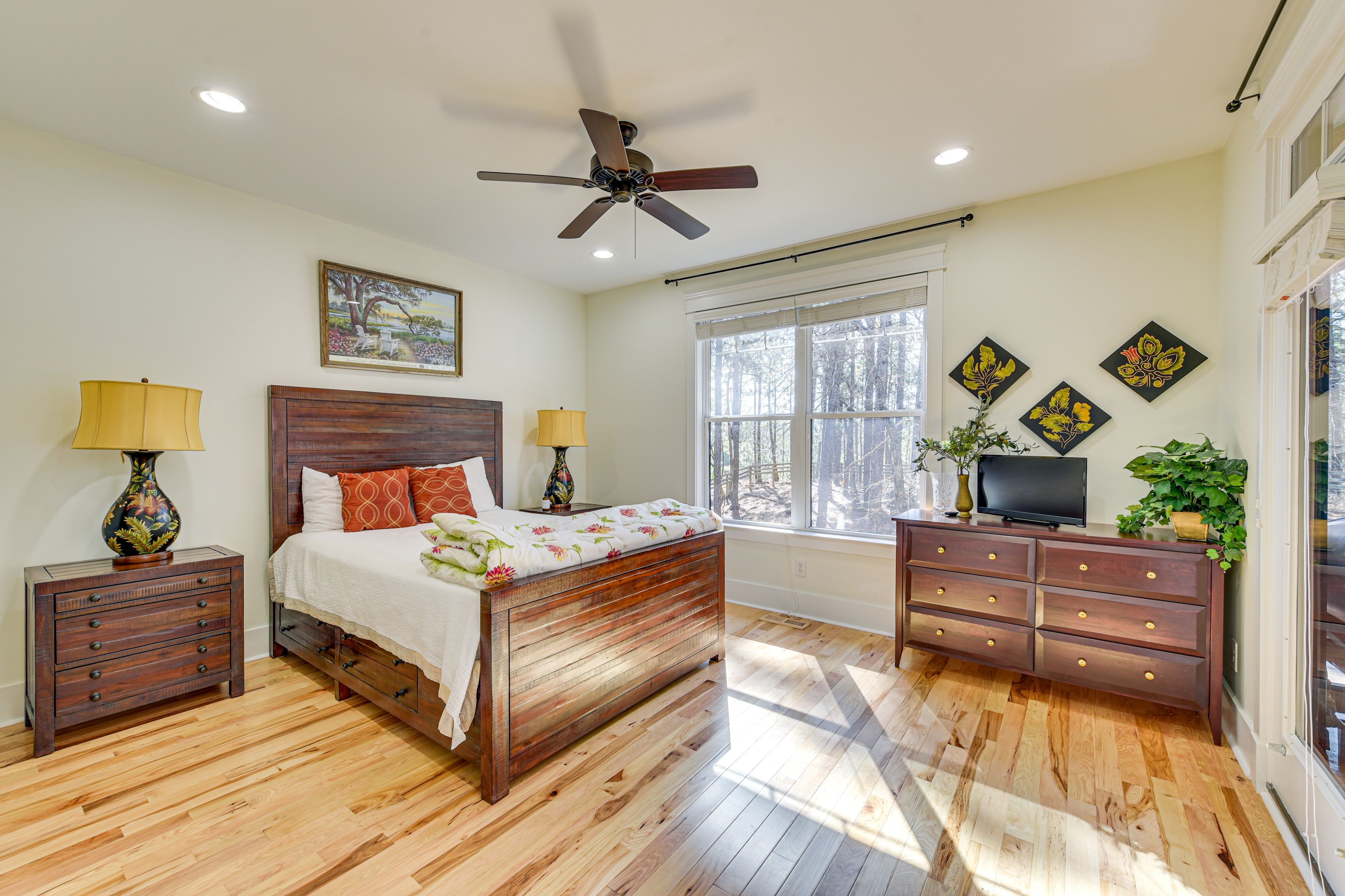 Bedroom 4 | Main Level | Queen Bed | Smart TV | Walk-In Closet