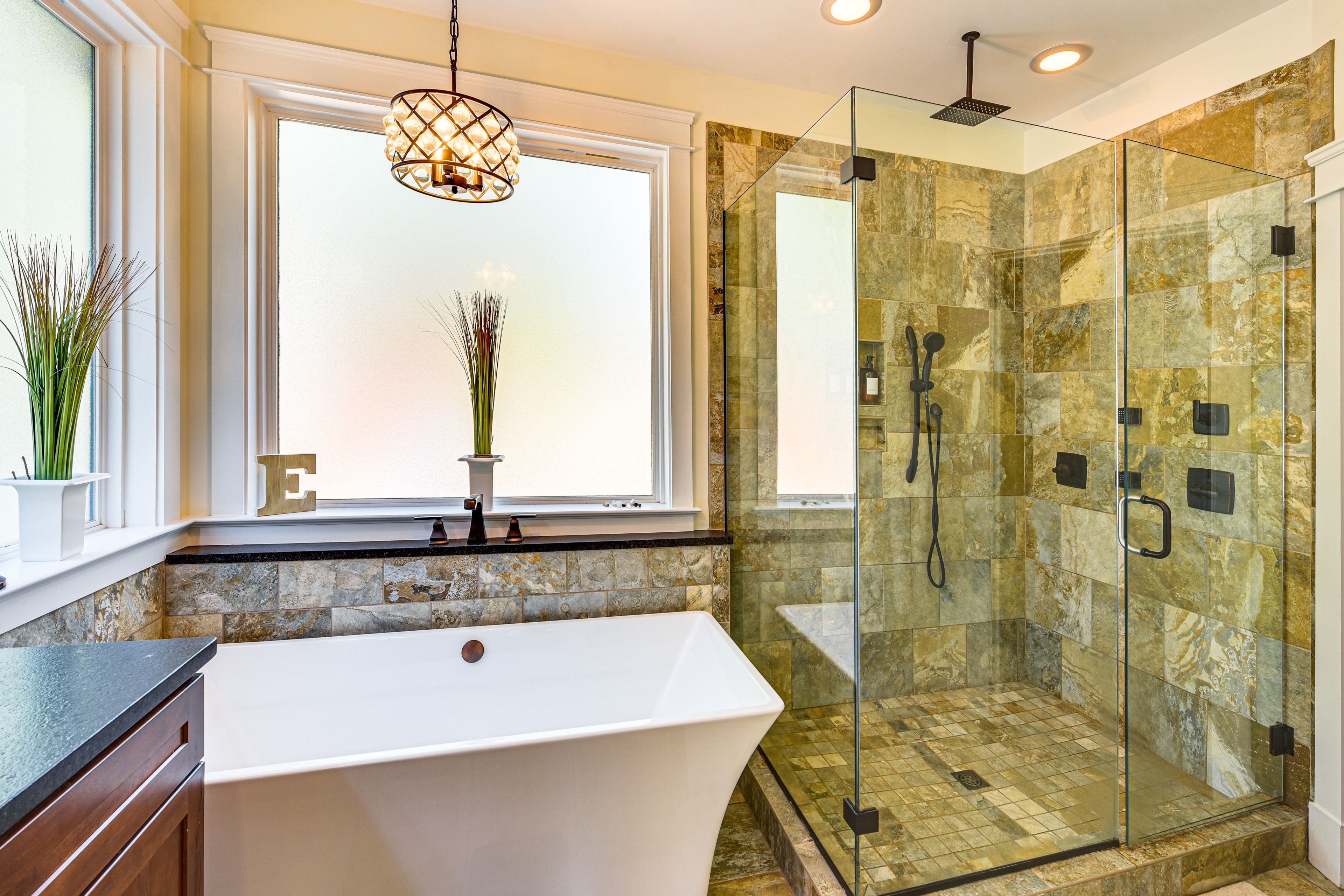 En-Suite Bathroom | Main Level | Towels Provided