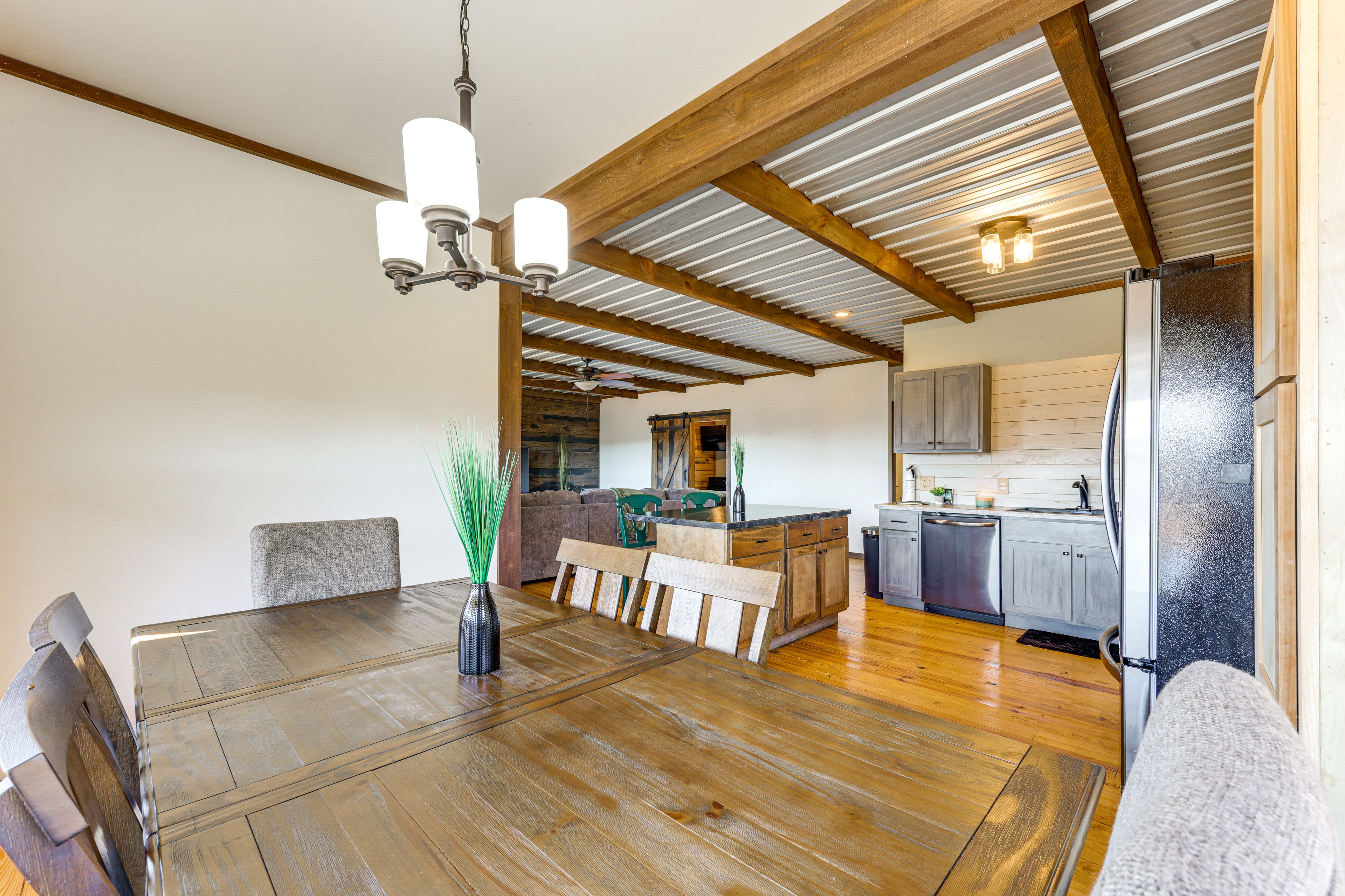 Dining Area | Dishware/Flatware