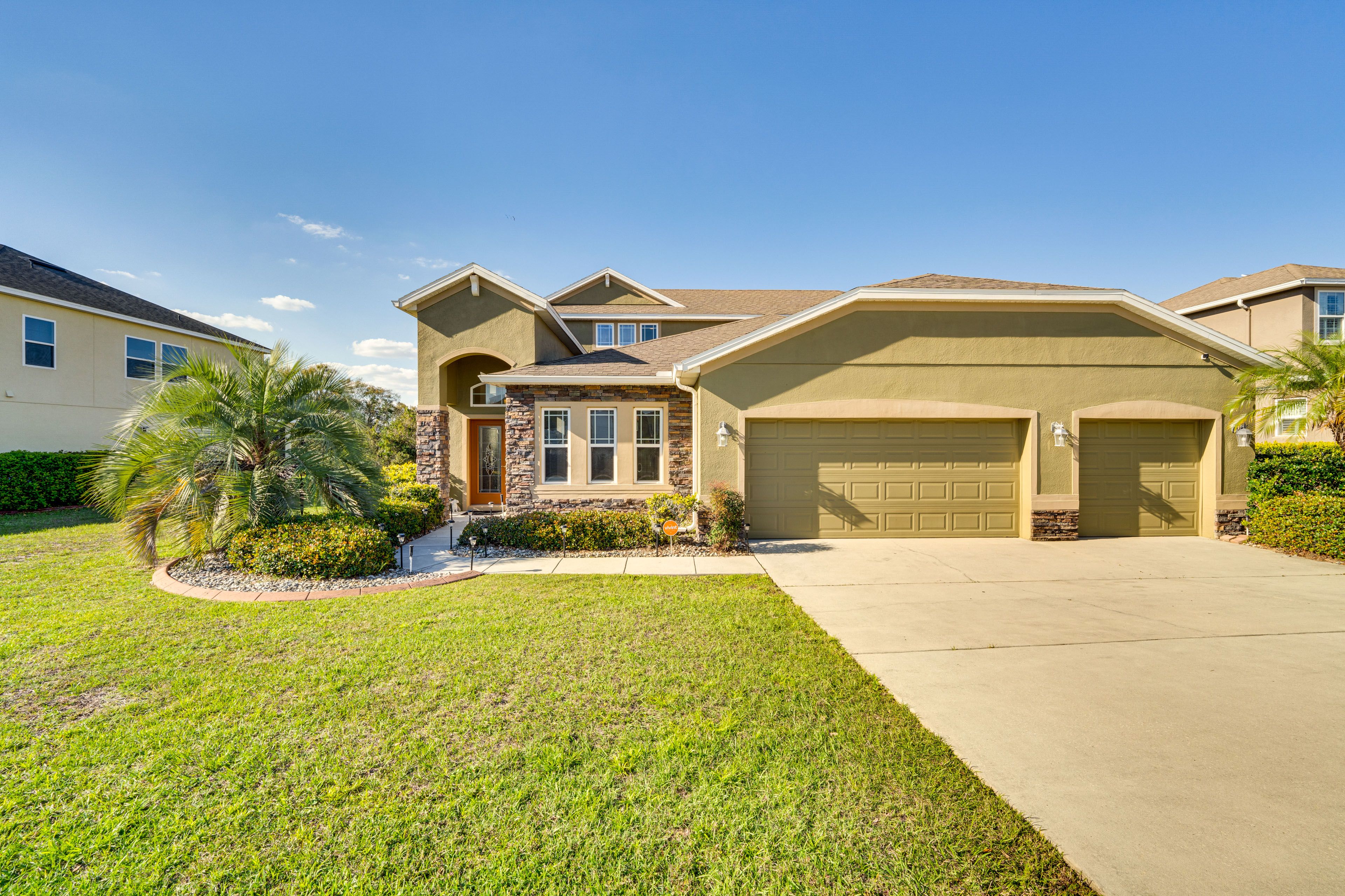 Home Exterior | Parking | Driveway (3 Vehicles)