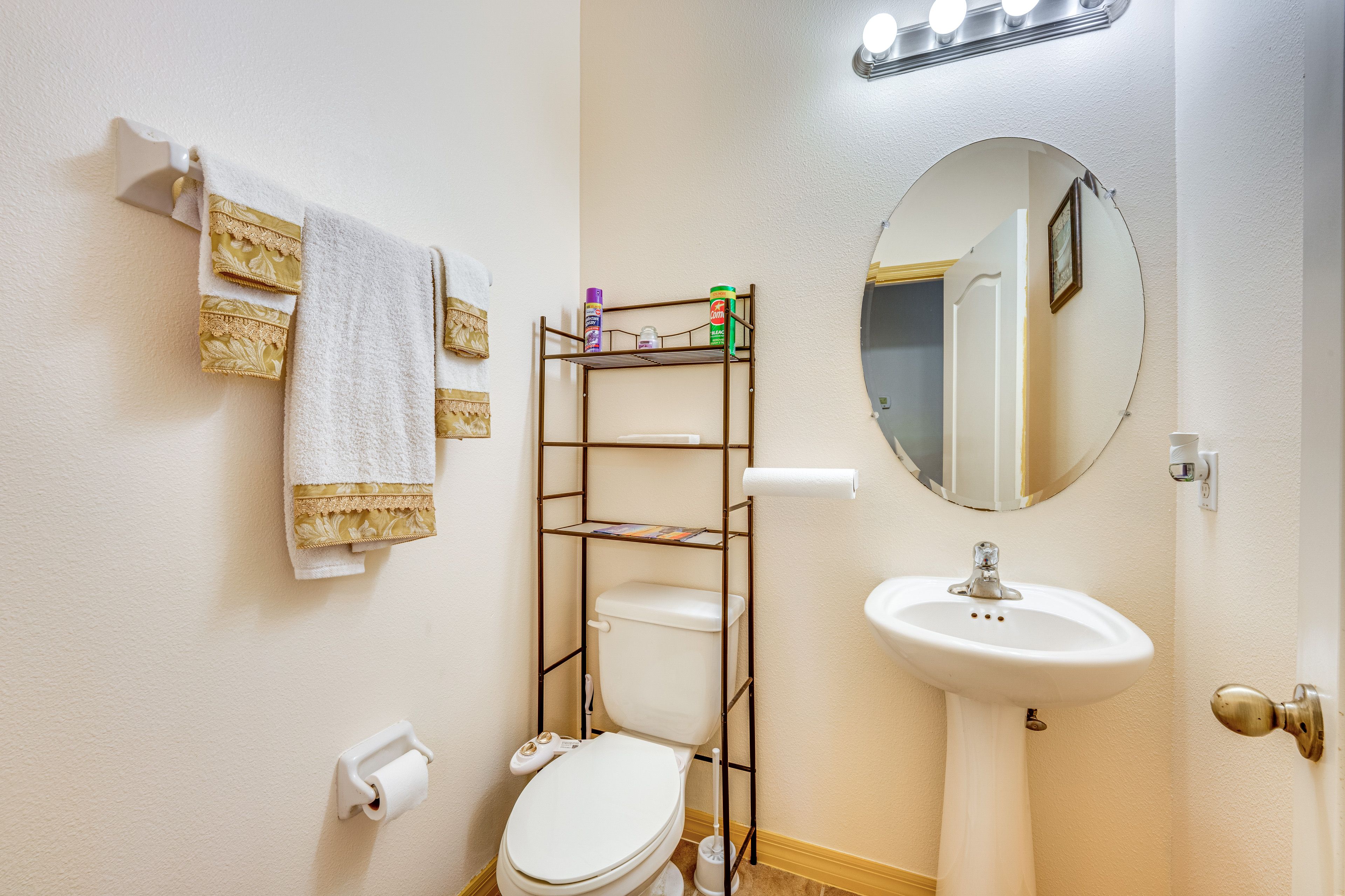 Half Bath | 1st Floor