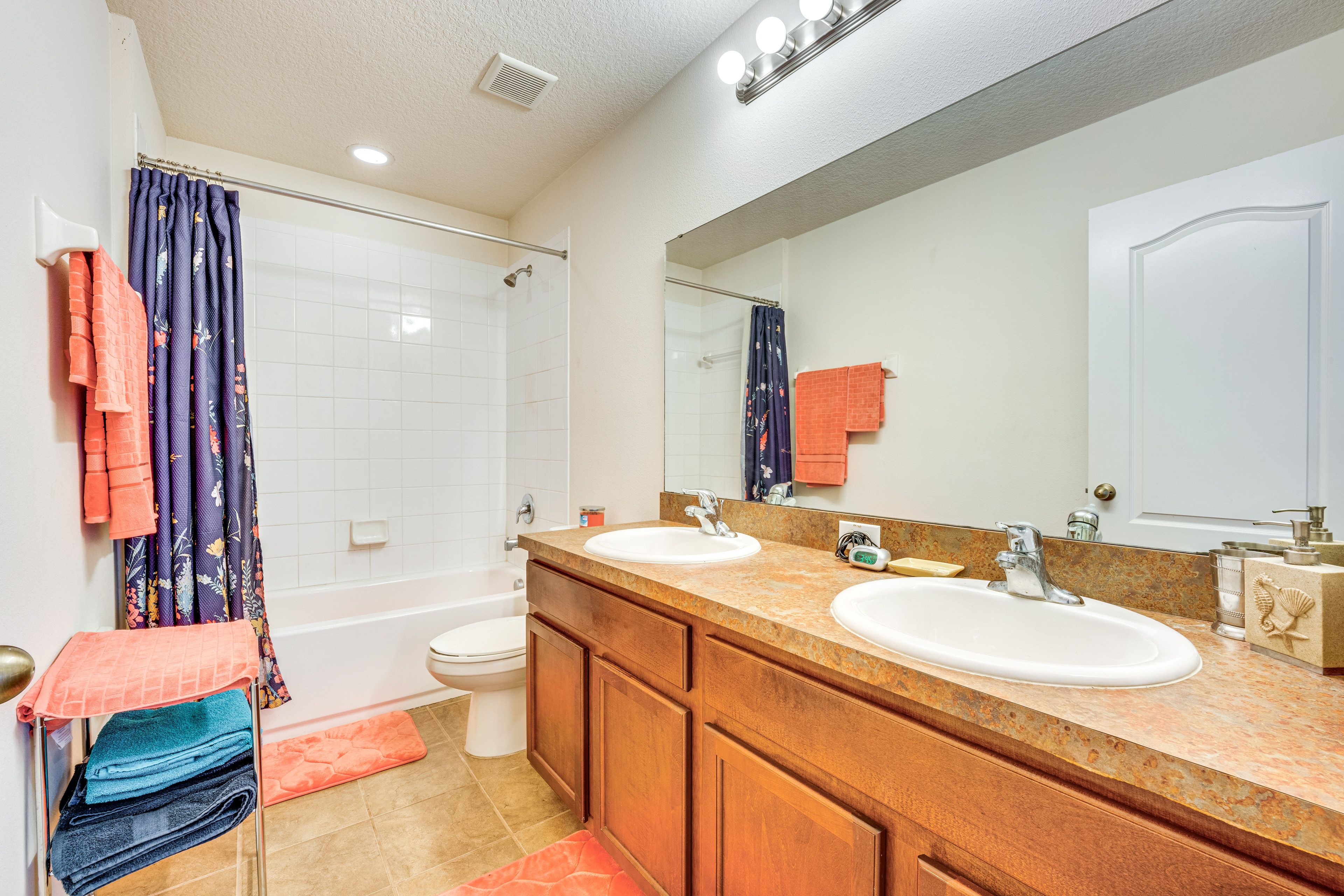 Full Bath | 2nd Floor
