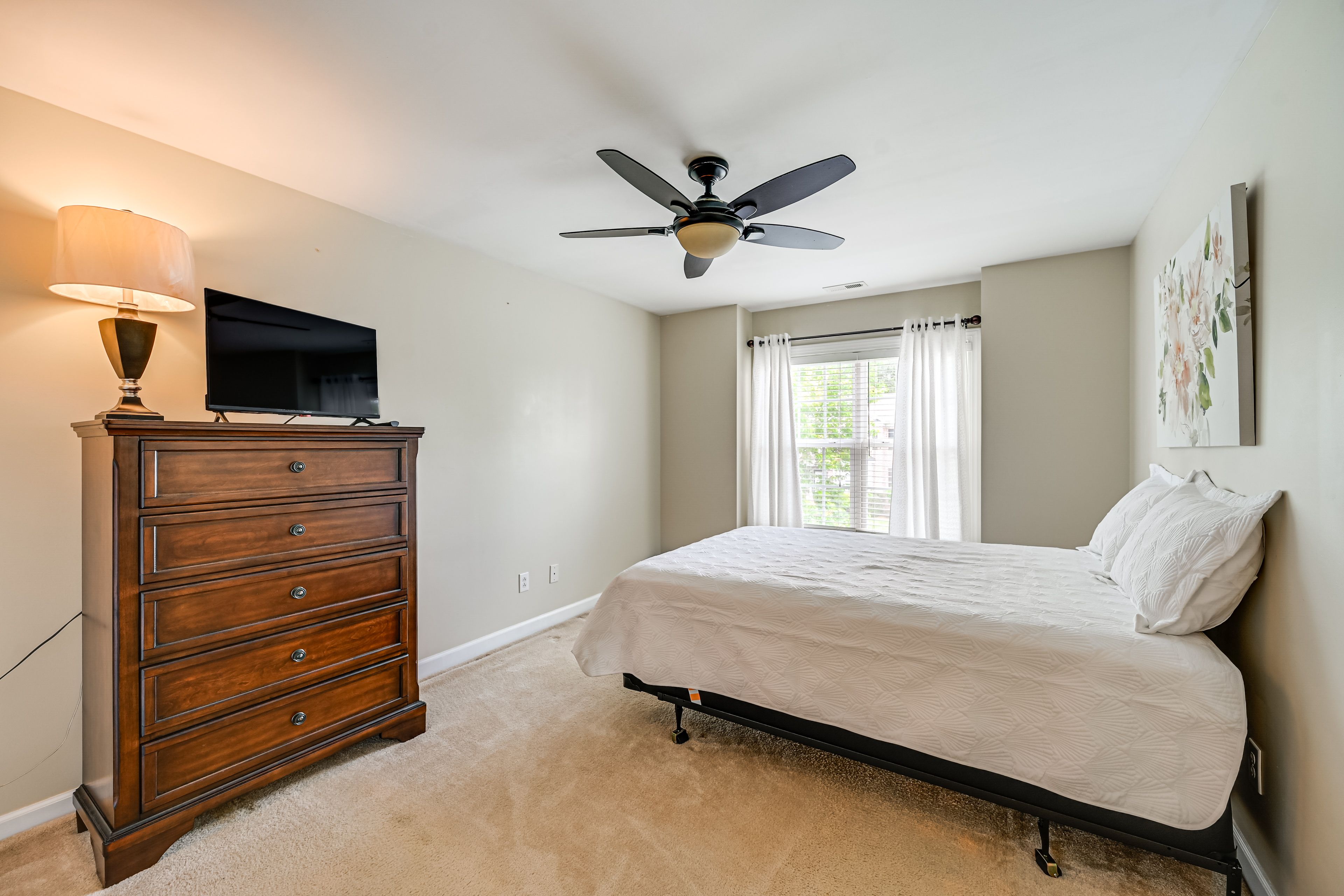 Bedroom 2 | 2nd Floor | Queen Bed