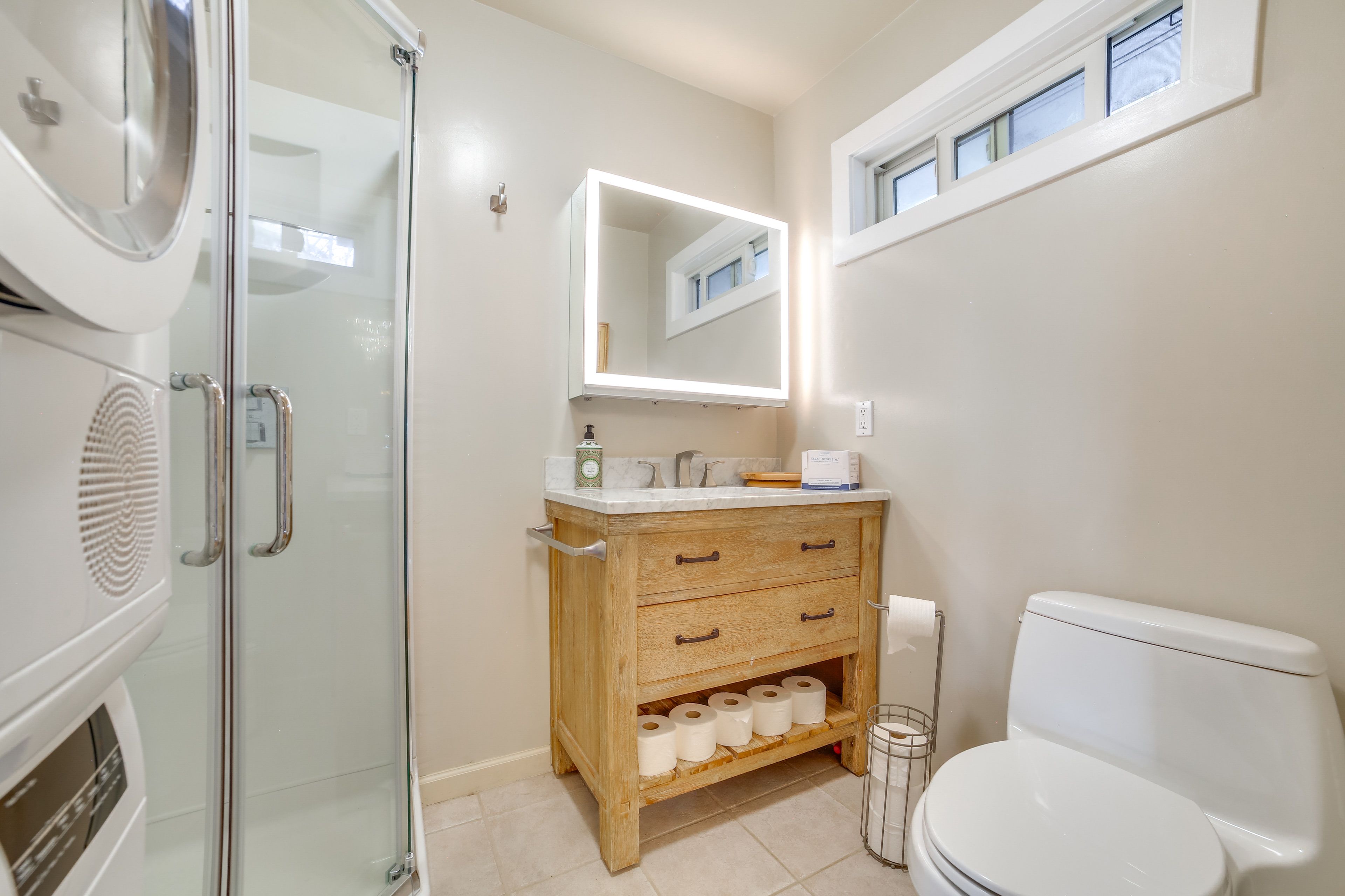 Full Bathroom | Washer & Dryer | Towels Provided