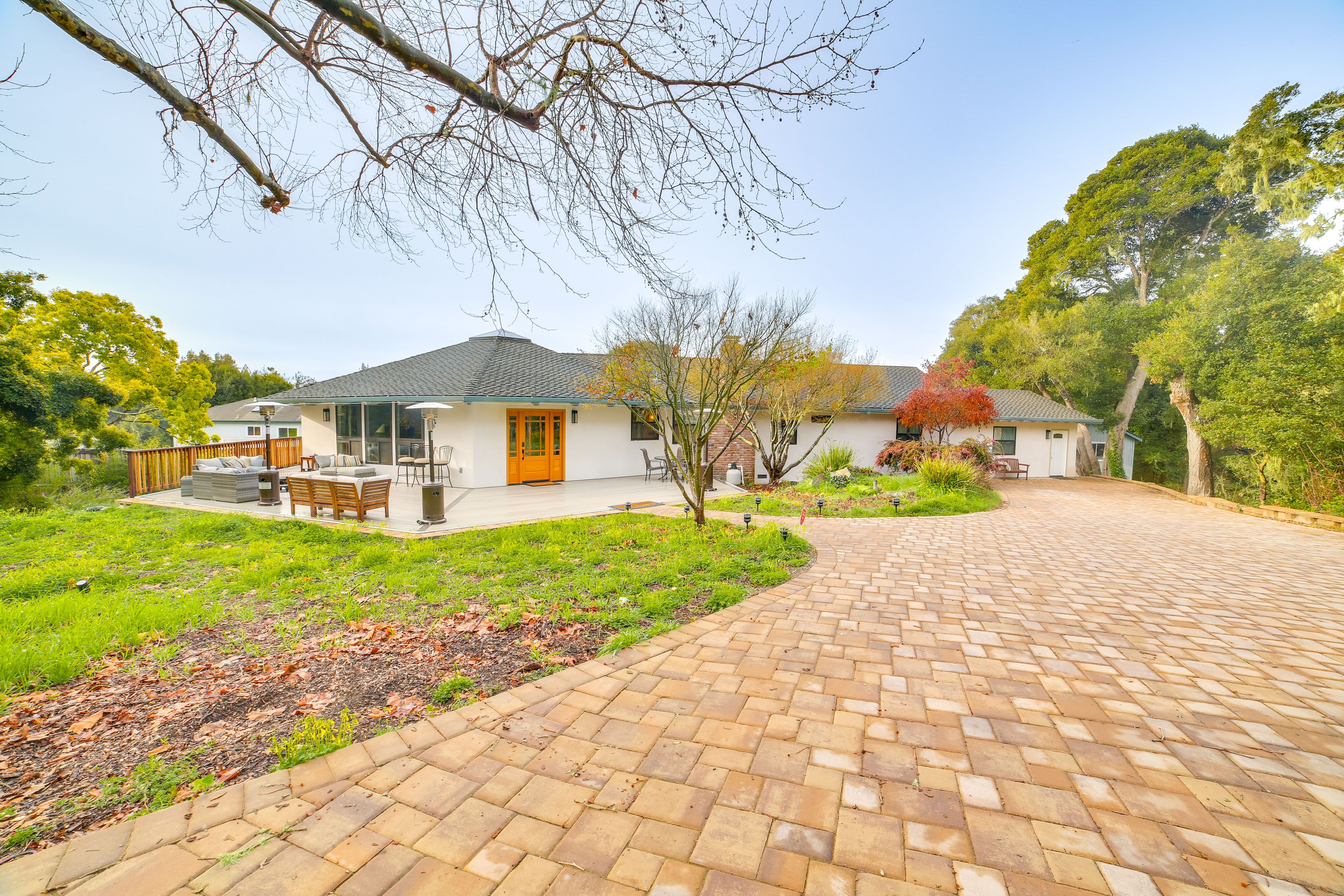 Property Exterior | Shared Driveway (2 Vehicles, Paved Area)