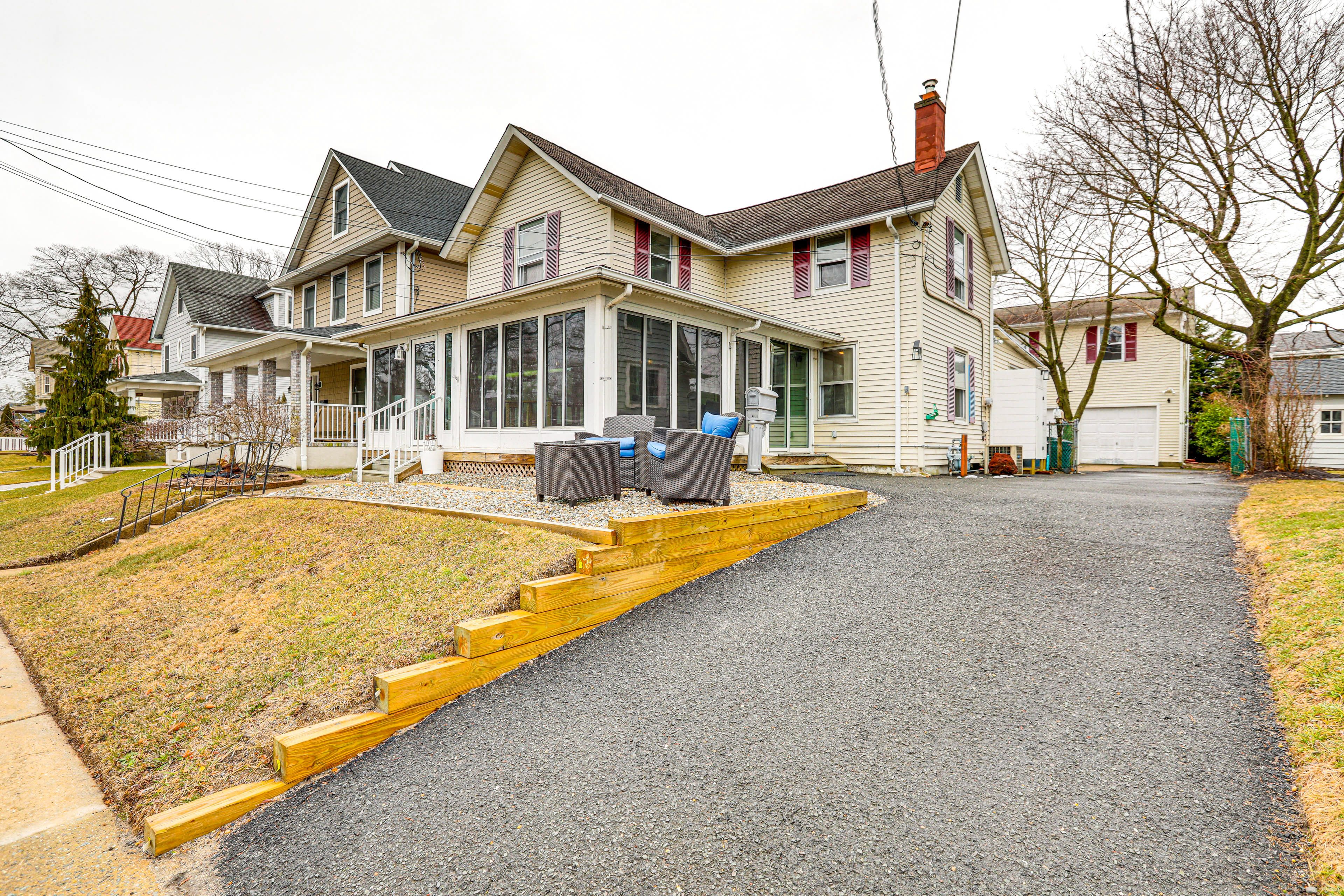 Parking | Driveway (3 Vehicles) | Free Street Parking