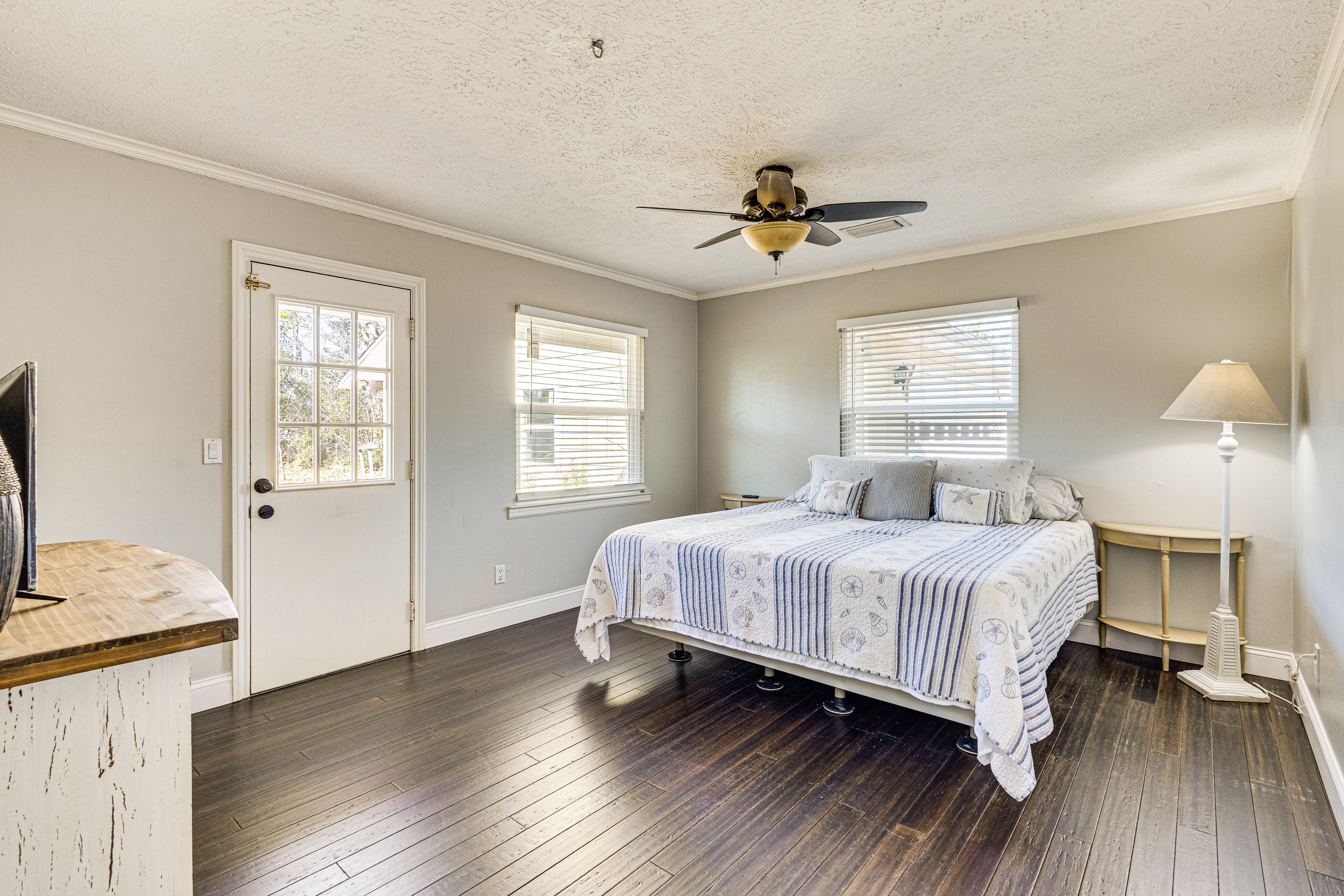 Bedroom 1 | 1st Floor | King Bed | Linens Provided | En-Suite Bathroom