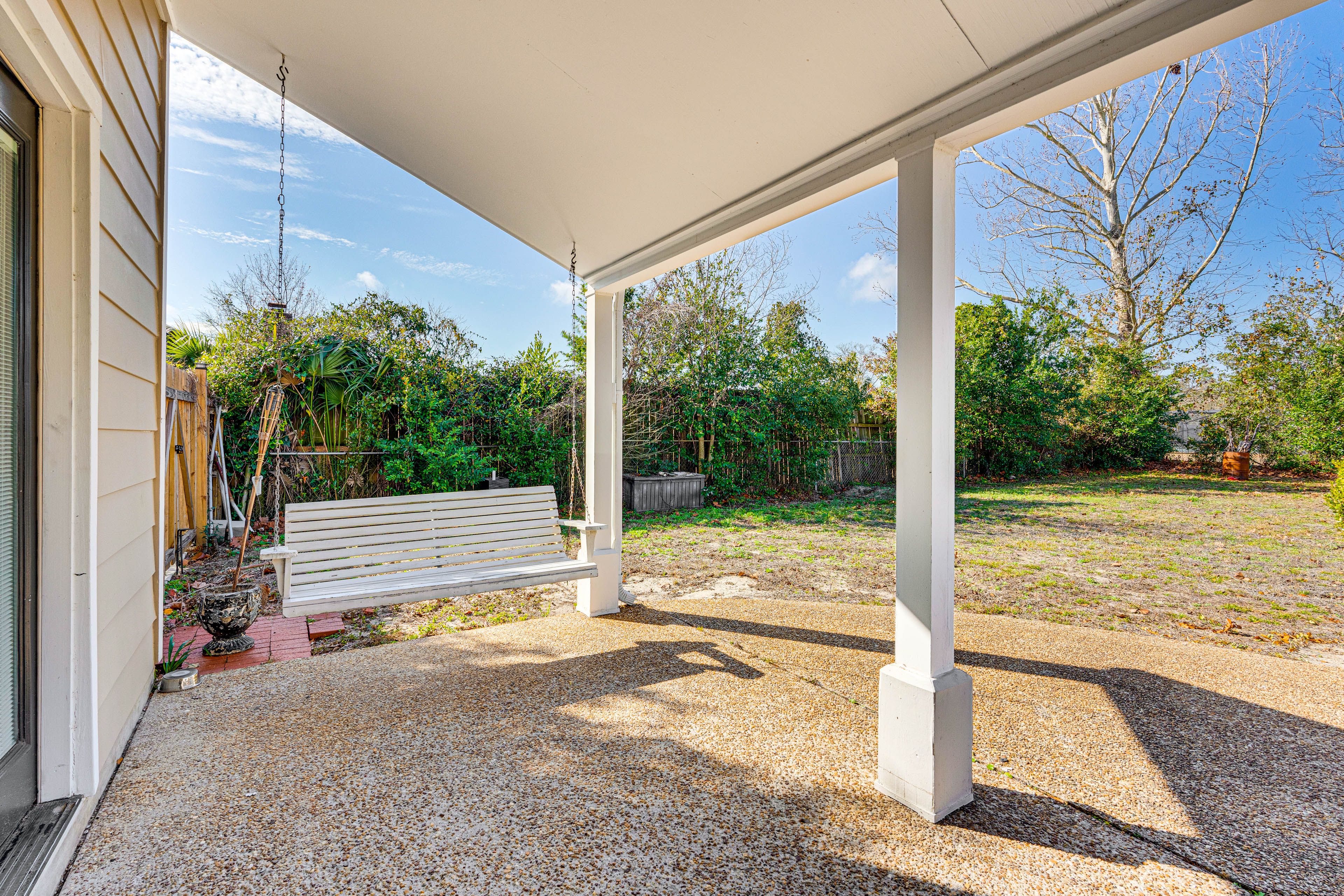 Covered Patio | Gas Grill | Outdoor Dining Area