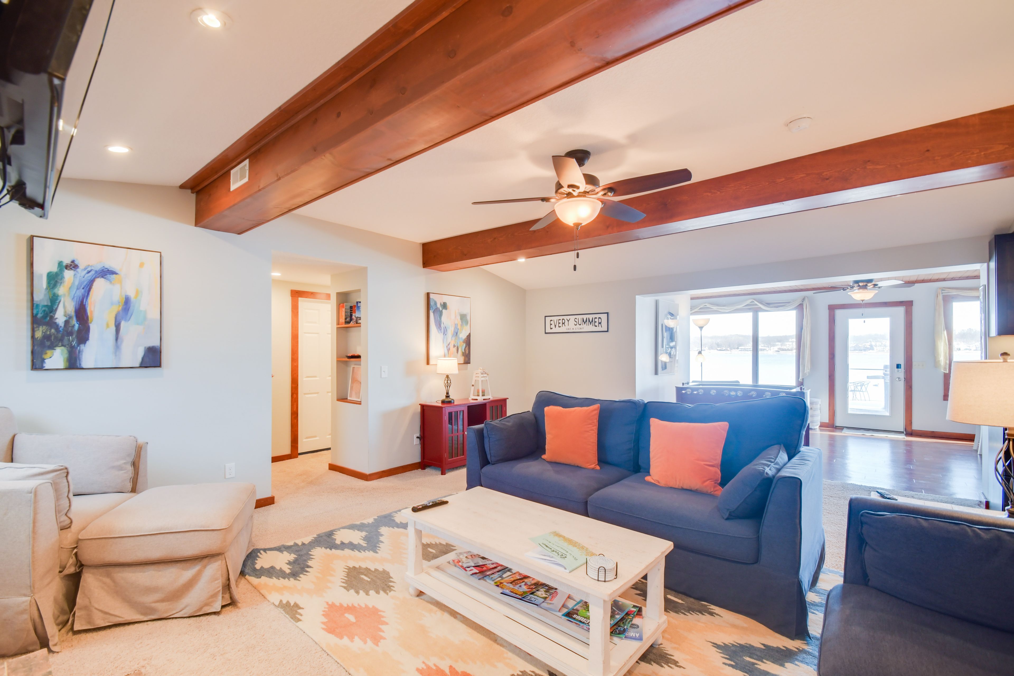 Living Room | Central A/C & Heating | Free WiFi | Smart TV