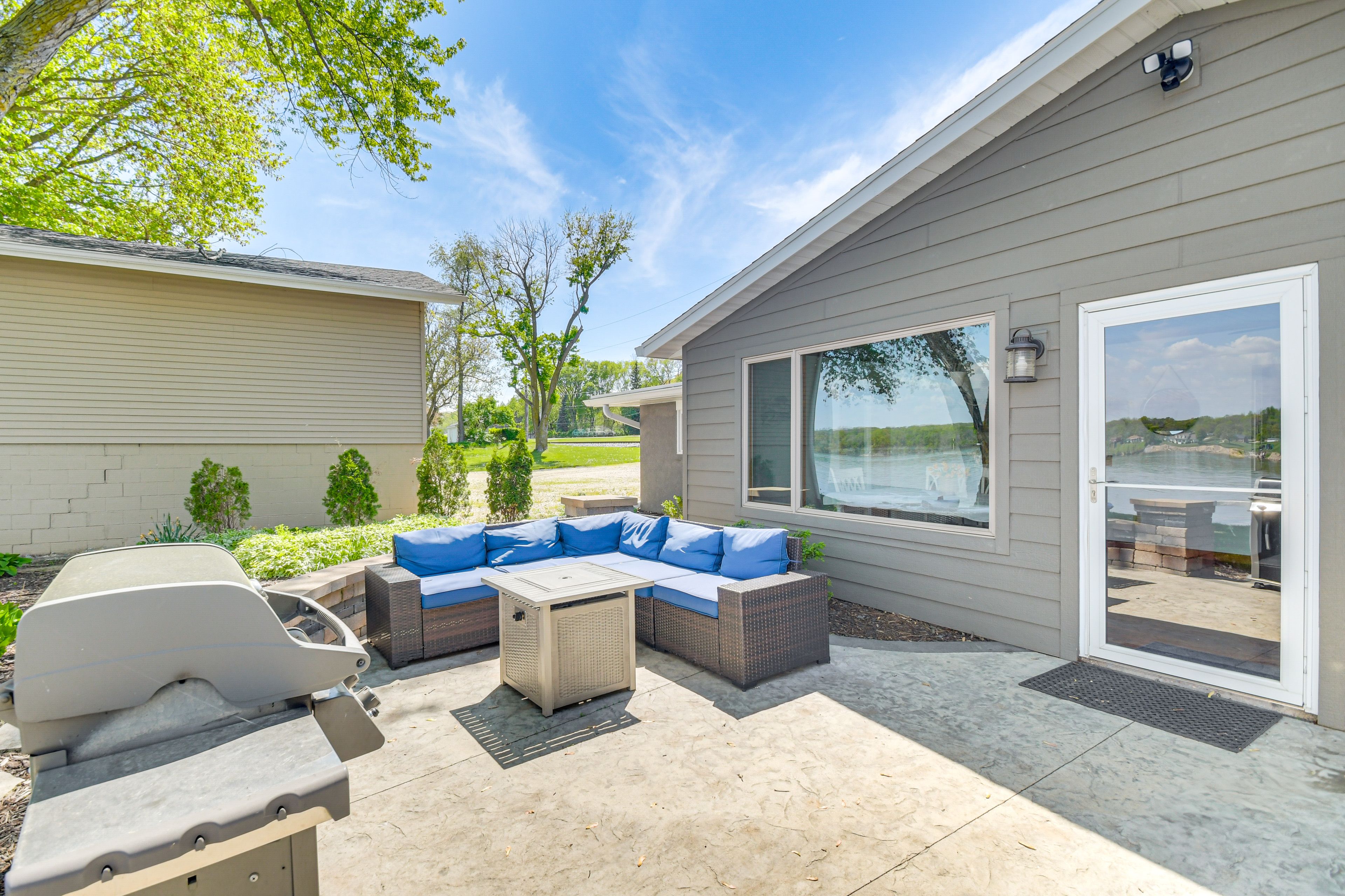 Patio | Gas Grill | Hot Tub